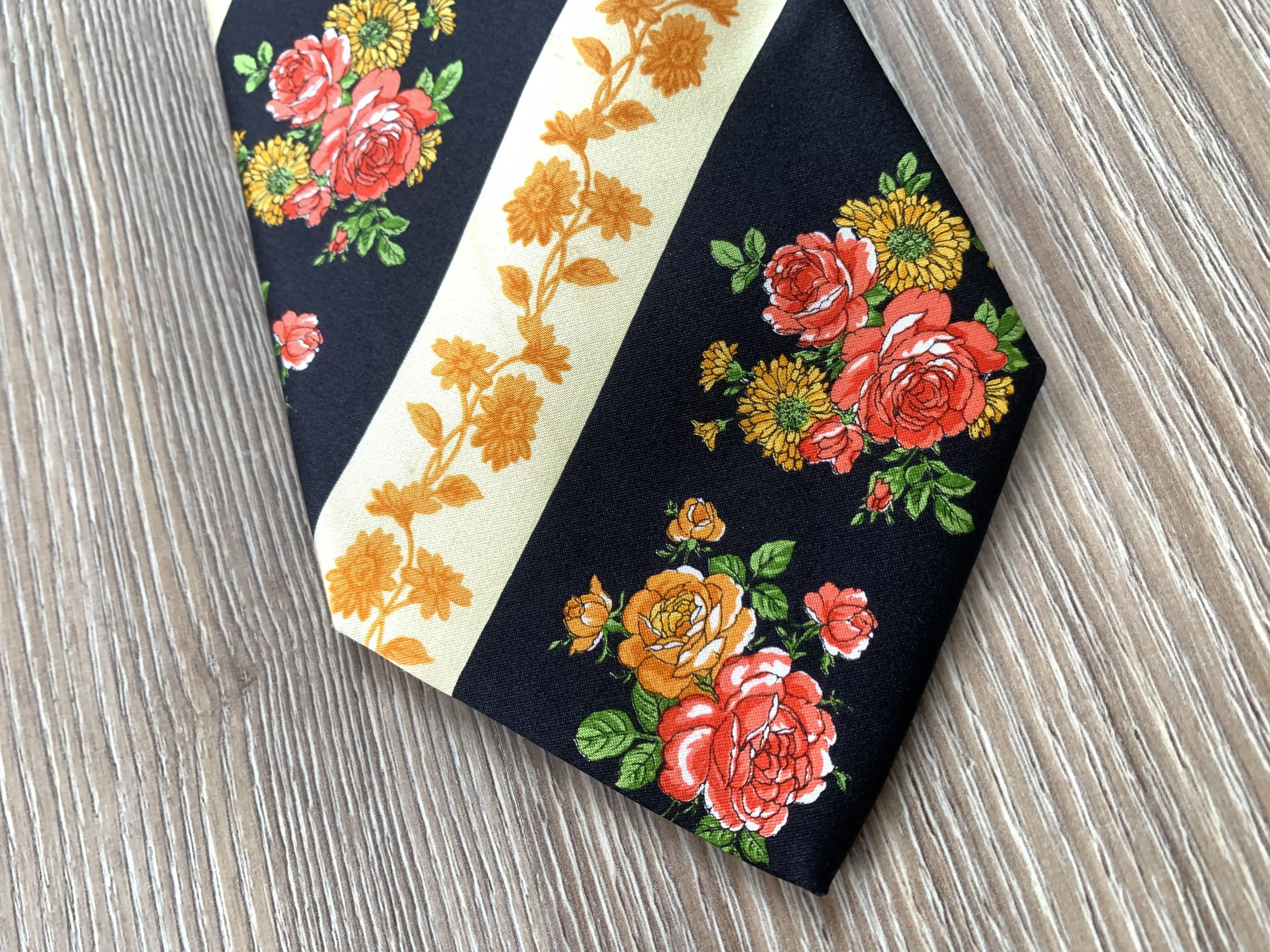 Kenzo Rare Kenzo Homme Italian Flower Printed Silk Tie Size ONE SIZE - 4 Thumbnail