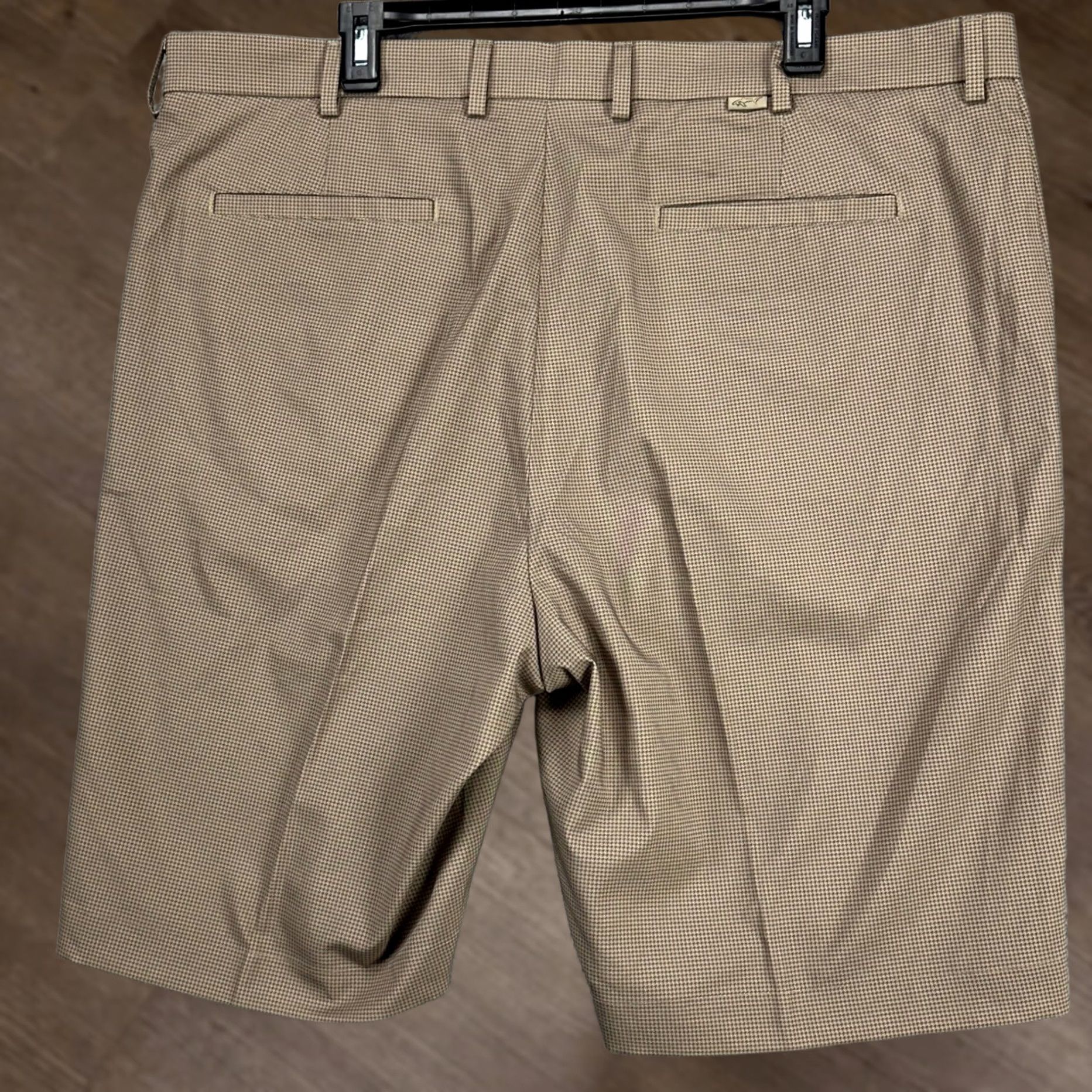 Vintage Greg Norman Mens Chino Golf Shorts 40 Brown Houndstooth Performance Stretch Logo Size US 40 / EU 56 - 1 Thumbnail