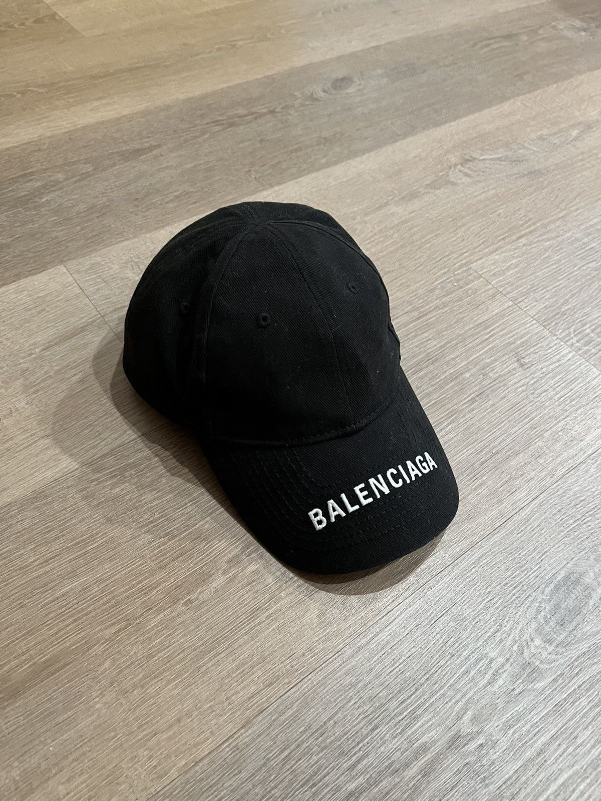 Balenciaga embroidered cap best sale