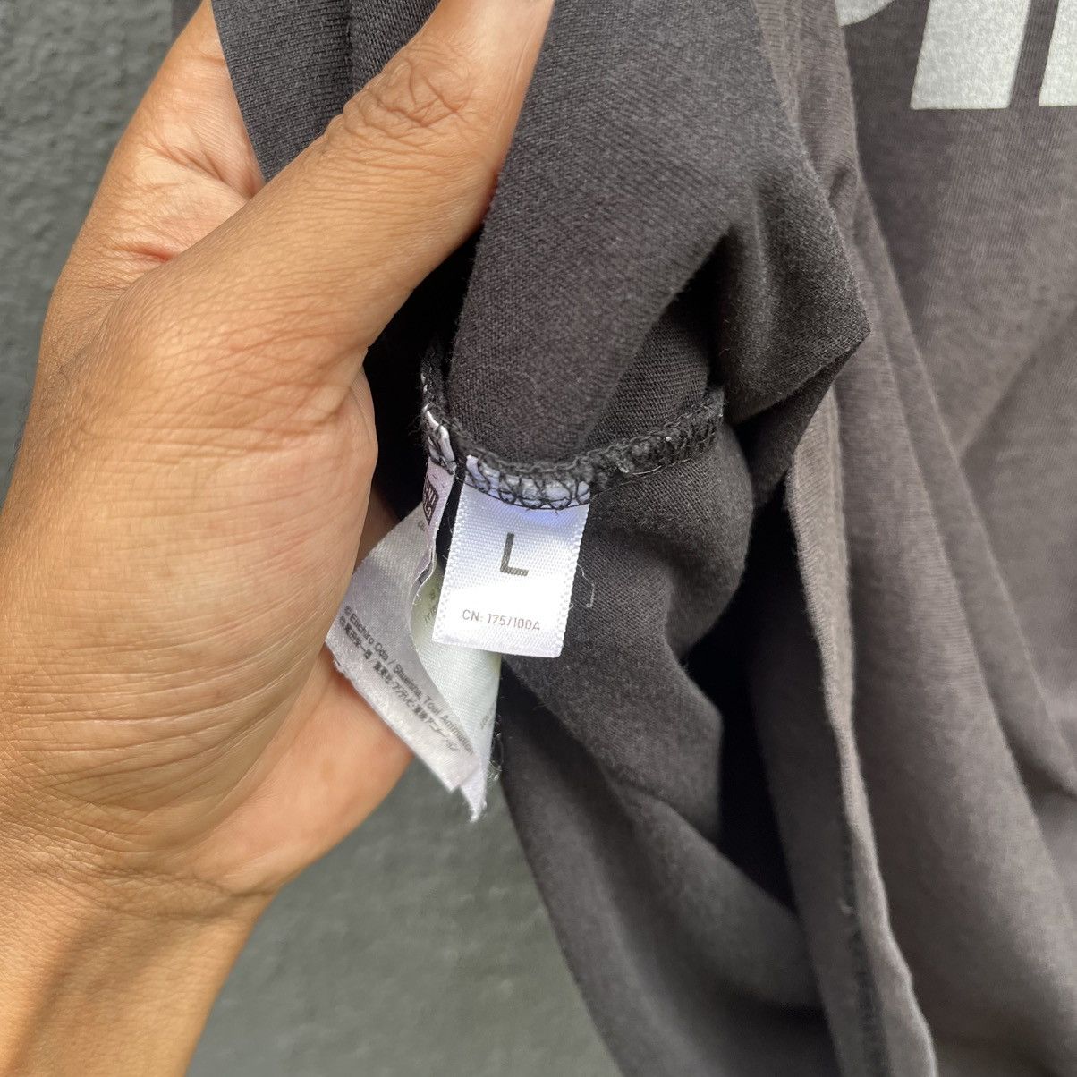 One Piece Thrashed Faded One Piece Anima Tee x Uniqlo Size US L / EU 52-54 / 3 - 8 Thumbnail