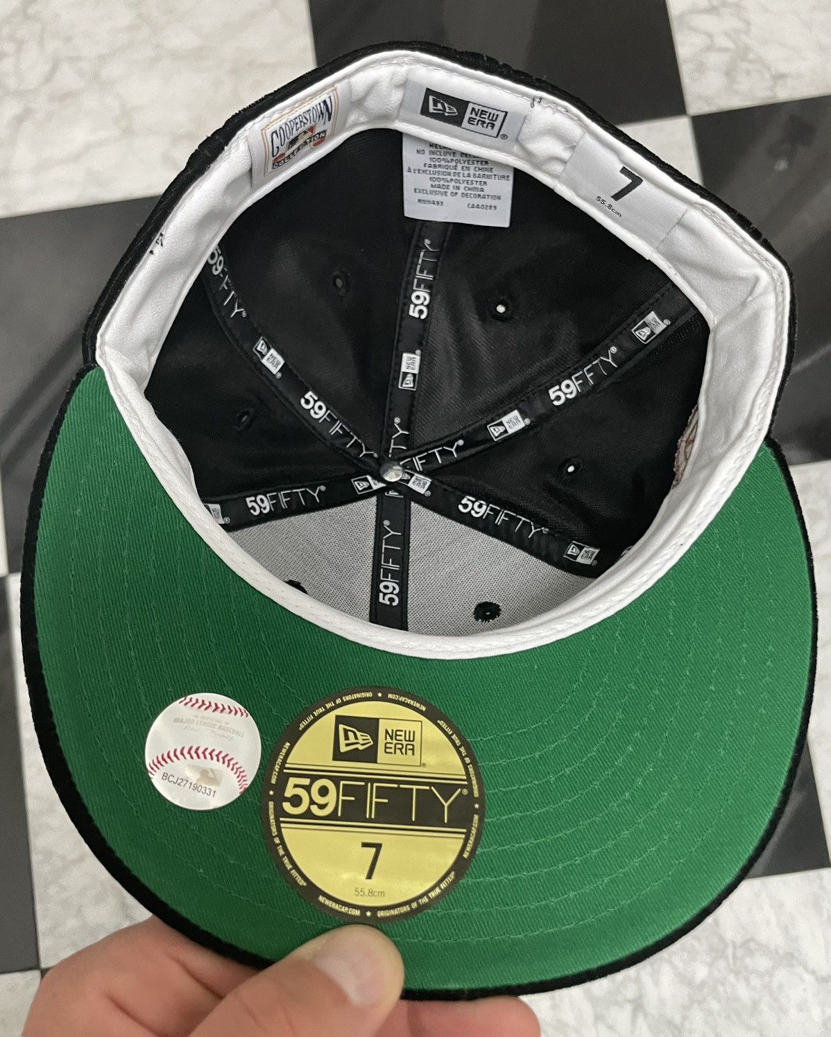 New Era 🔥Exclusive Velvet Astros hat 7 I also have other sizes Size ONE SIZE - 5 Thumbnail