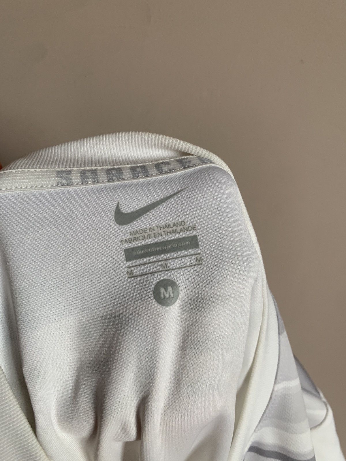 Nike Saracens 2014 Away Rugby Union Shirt Nike Jersey Size M Size US M / EU 48-50 / 2 - 17 Thumbnail