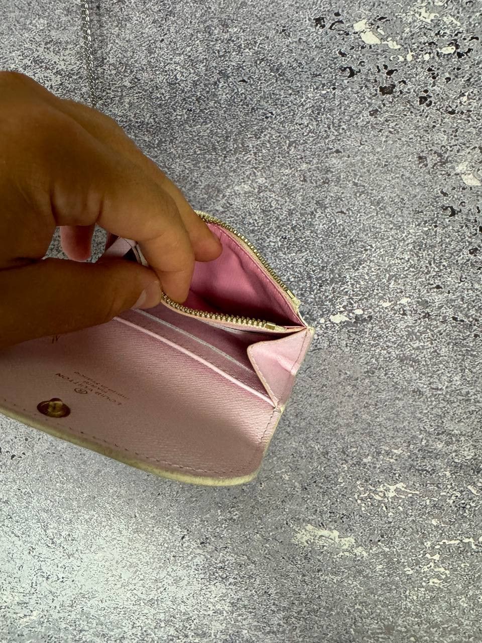 Louis Vuitton Louis Vuitton Damier Azur Canvas Wallet with Pink Button Size ONE SIZE - 13 Thumbnail