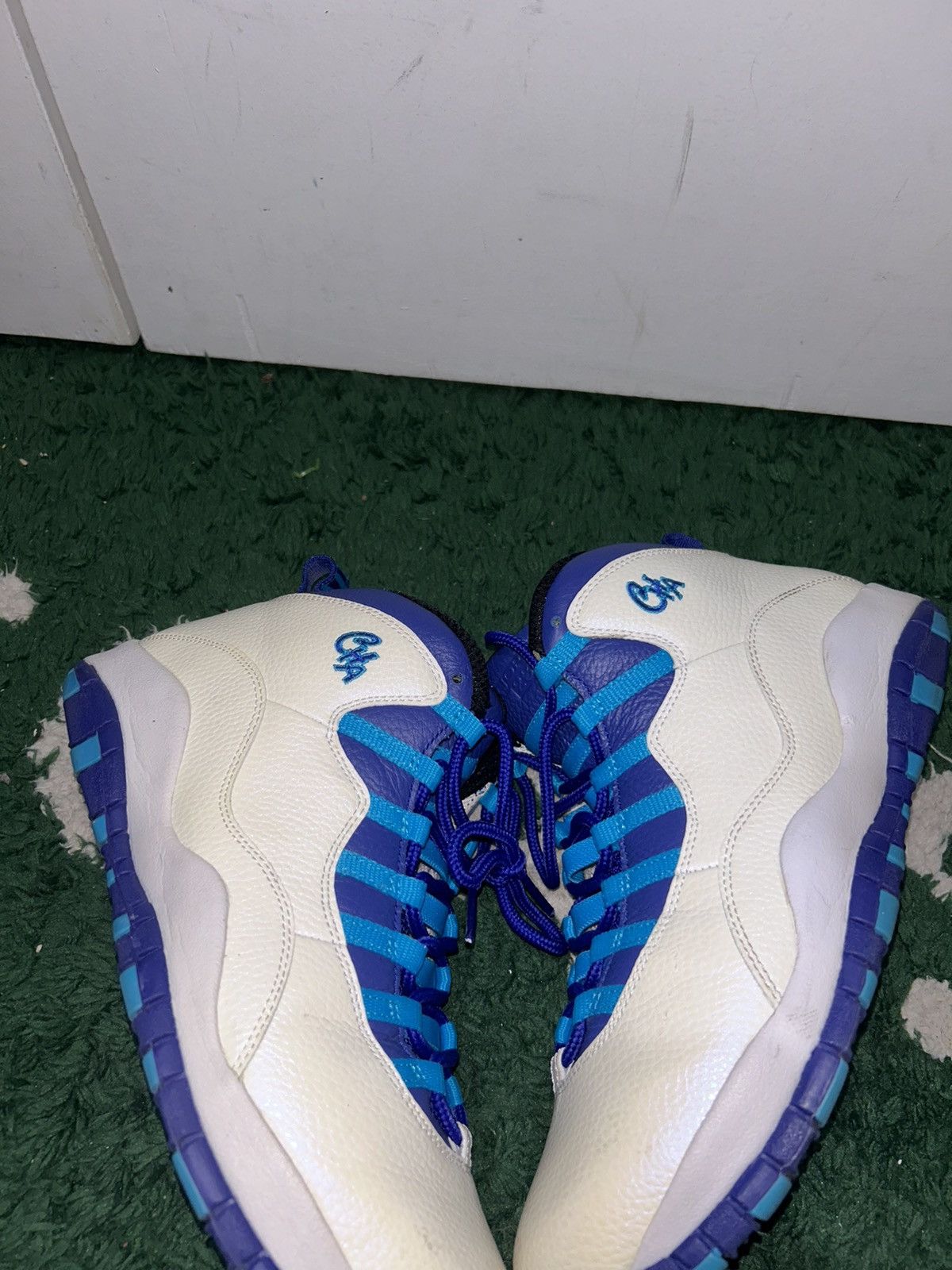 Jordan Brand Size 11 - Air Jordan 10 Retro Charlotte Hornets Preowned Size US 11 / EU 44 - 2 Thumbnail