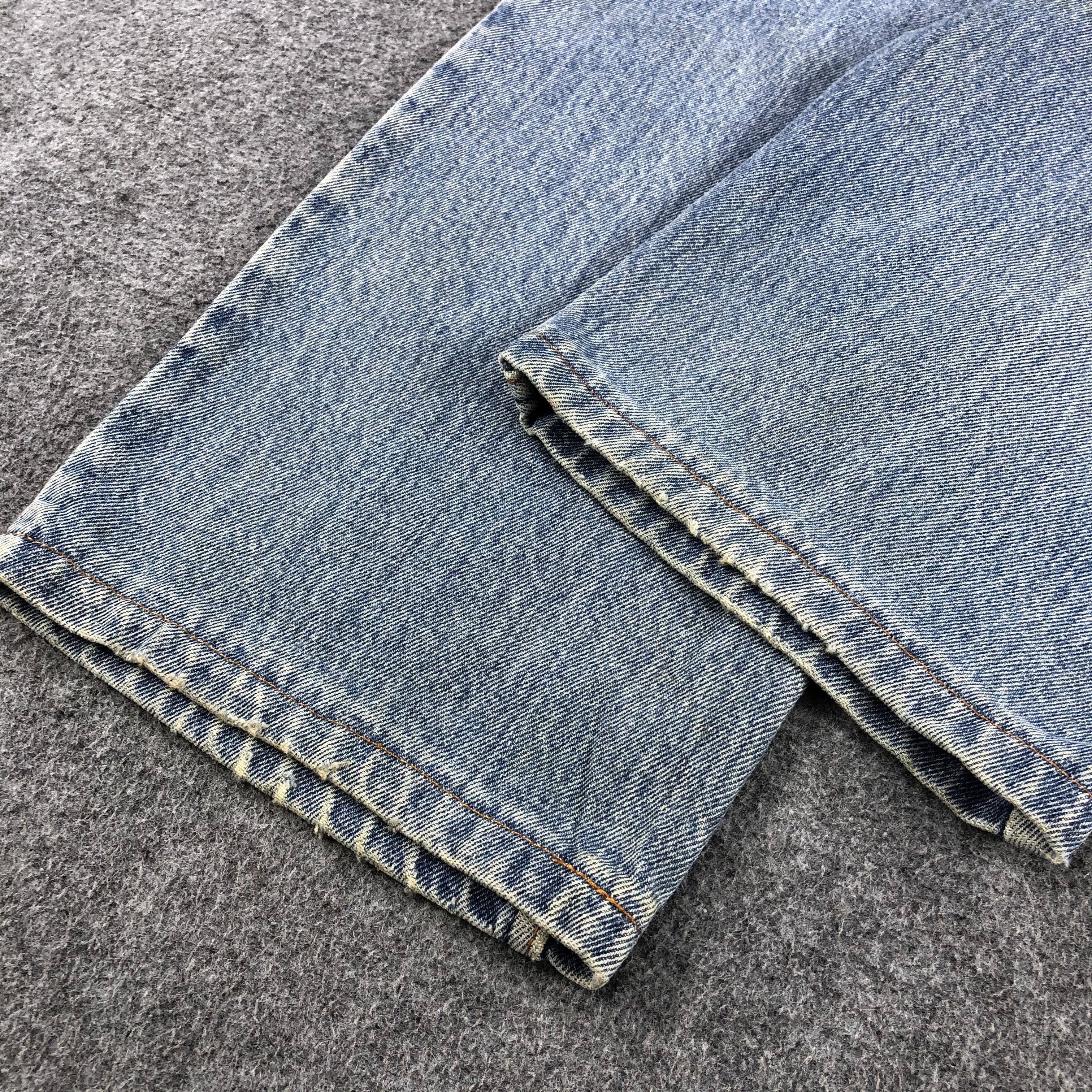 Levi's Vintage 90s Light Wash Levis Jeans-J1794 Size US 33 - 6 Thumbnail