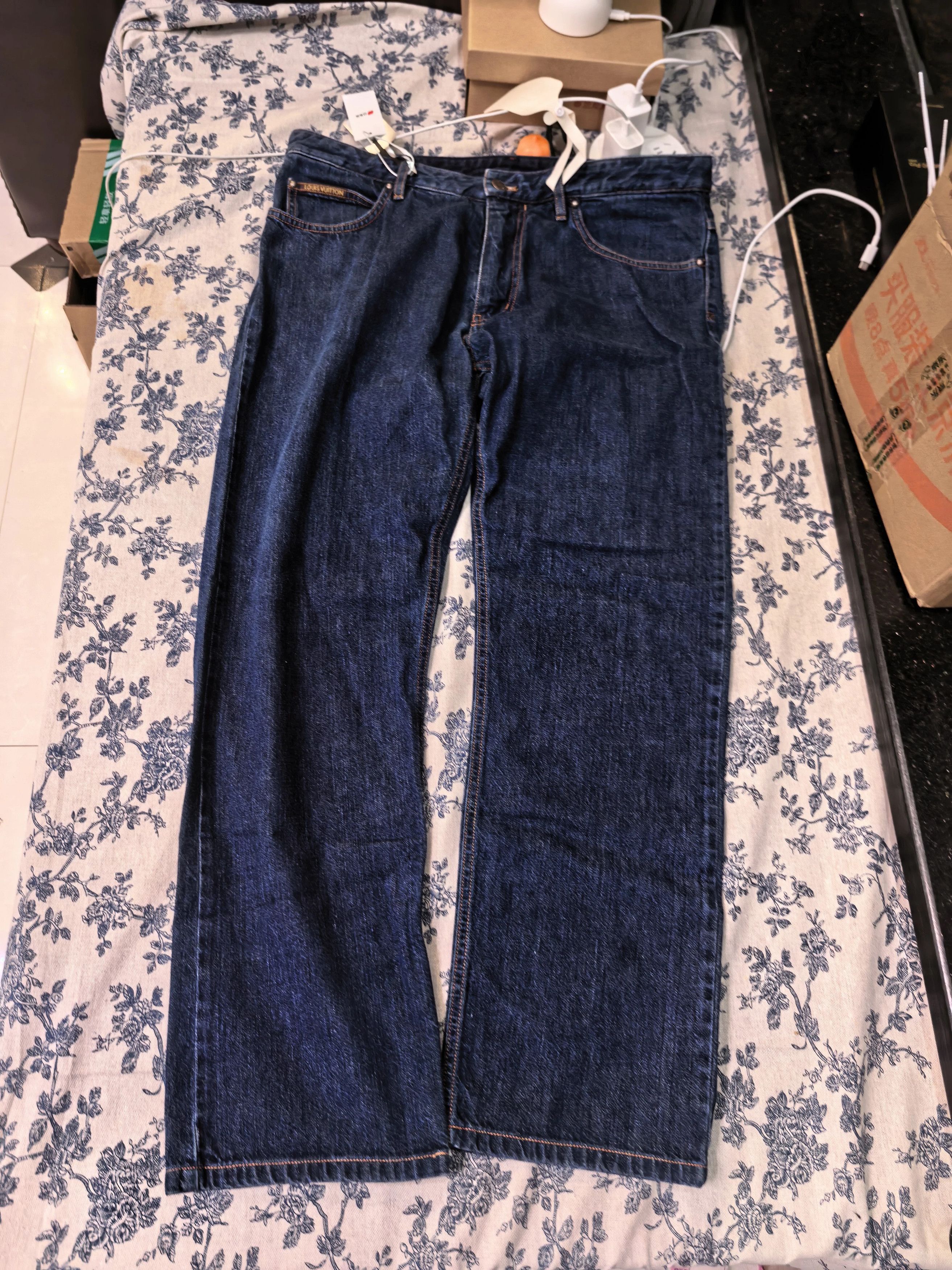 Louis Vuitton Louis Vuitton Men's Jeans FR44 Size US 34 / EU 50 - 1 Thumbnail