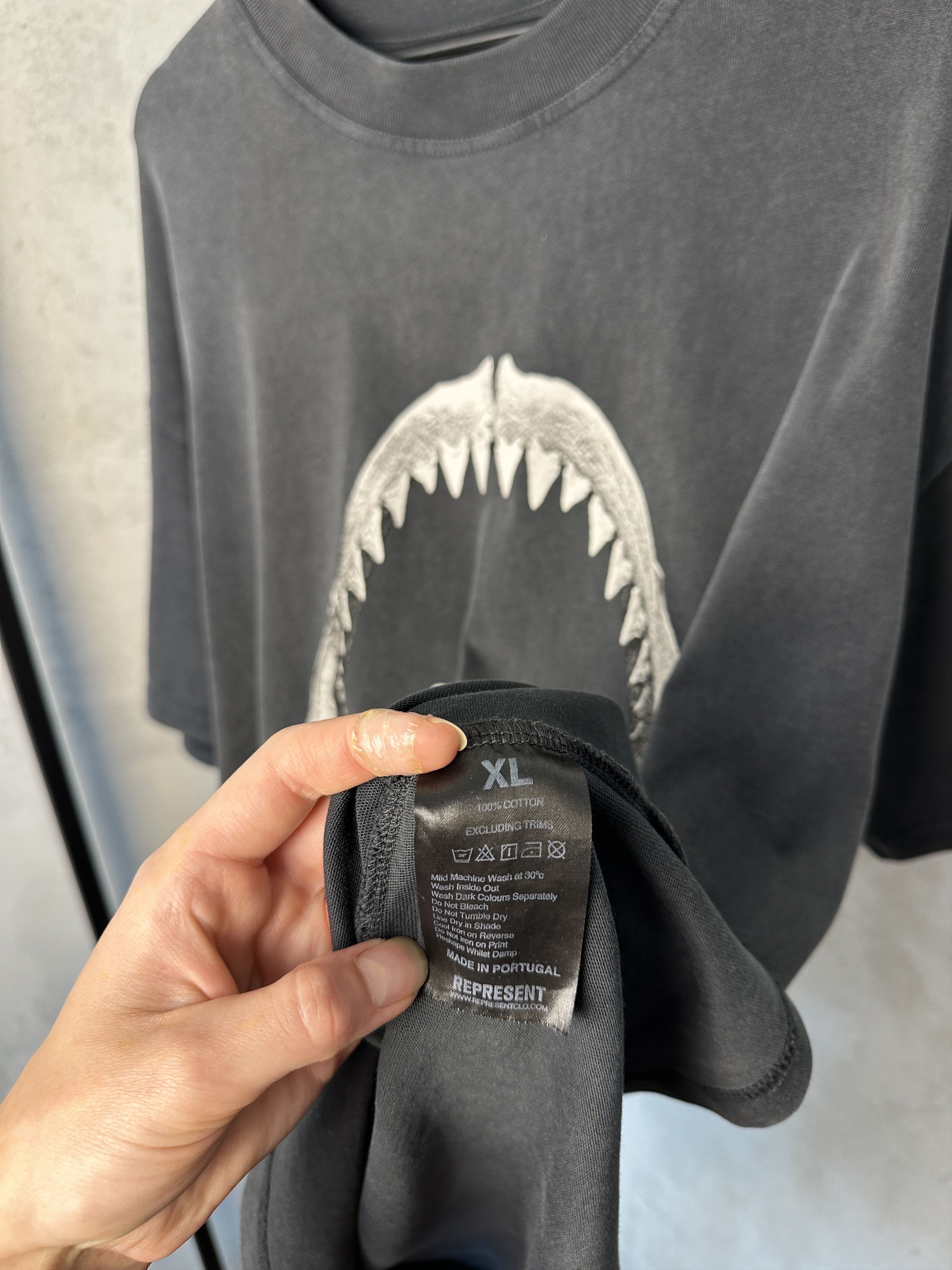 Represent Clo. Represent Shark Jaws Tee Off Black Size US XL / EU 56 / 4 - 5 Thumbnail
