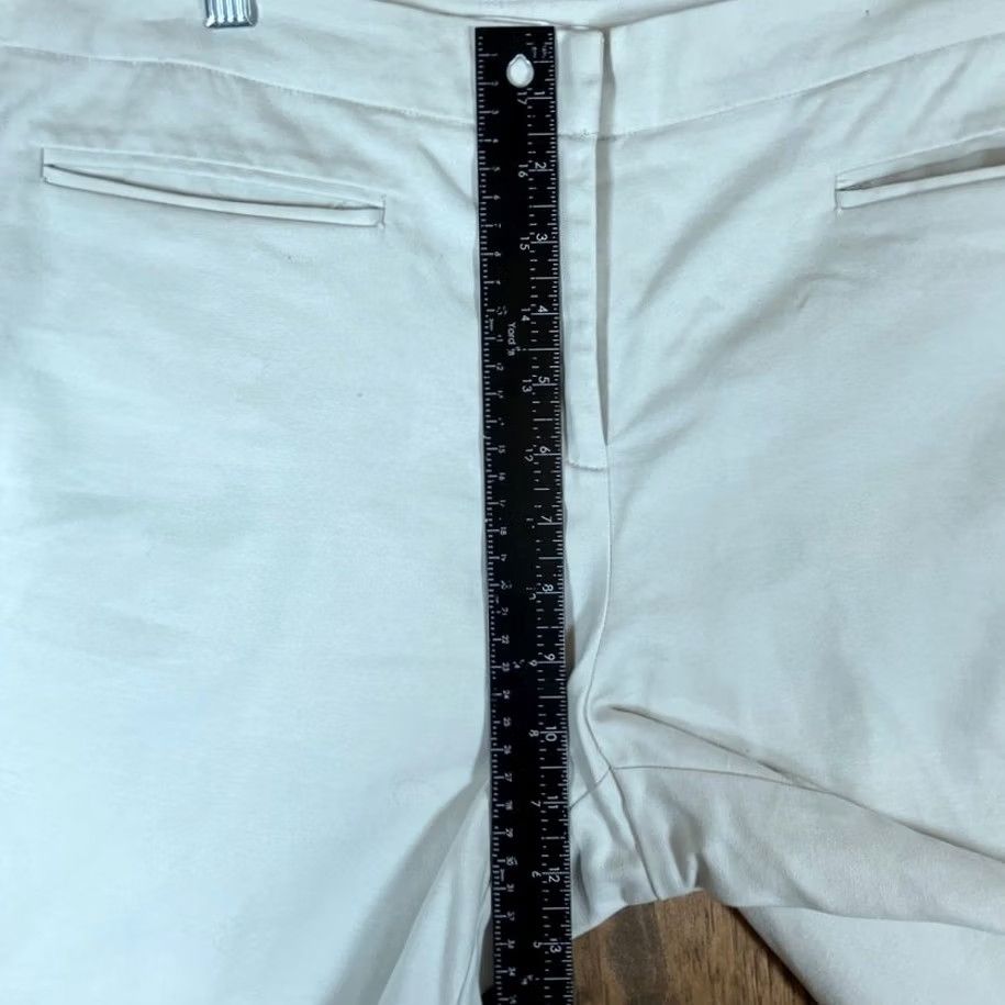 Vintage Chicos Womens Shorts Bermuda Cream High Rise Relaxed Stretch 2 (L) Mens? Size 24" / US 00 / IT 34 - 7 Thumbnail
