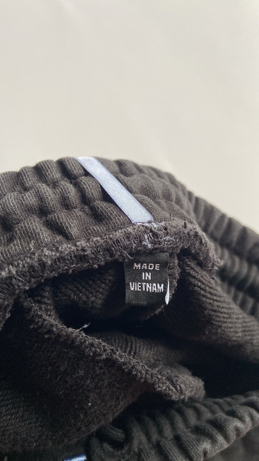MCQ MCQ by Alexander McQueen cuffed sweat pants with NFC code Size US 30 / EU 46 - 14 Thumbnail