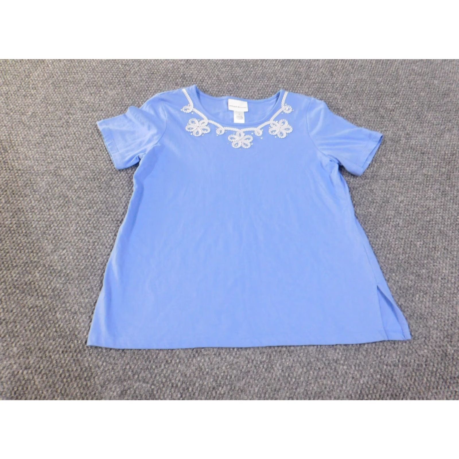 Vintage Alfred Dunner Blouse Shirt Womens Small Blue Beaded Embellishments Cotton Pullover V-Neck Casual Short Sleeve Beaded Pattern Floral Regular Fit Size S / US 4 / IT 40 - 3 Thumbnail
