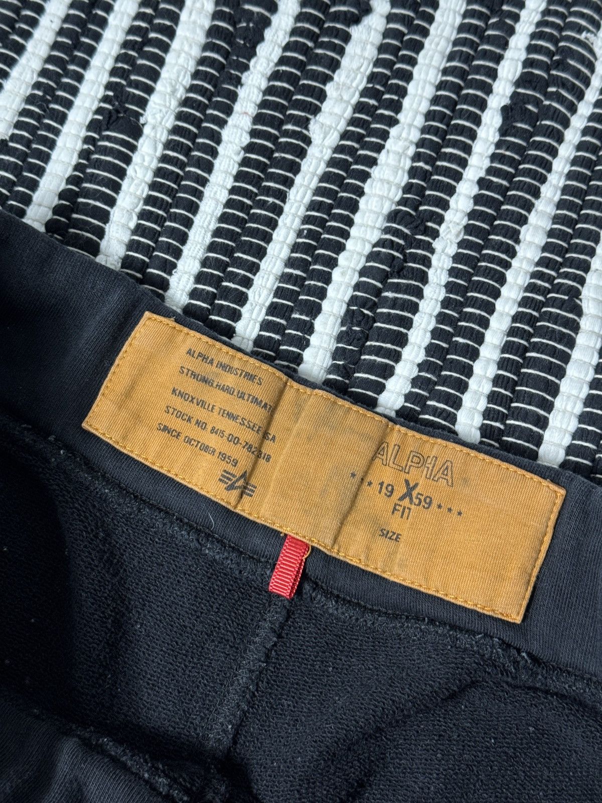 Alpha Industries VINTAGE ALPHA INDUSTRIES FIT BLACK SHORTS Size US 36 / EU 52 - 4 Thumbnail