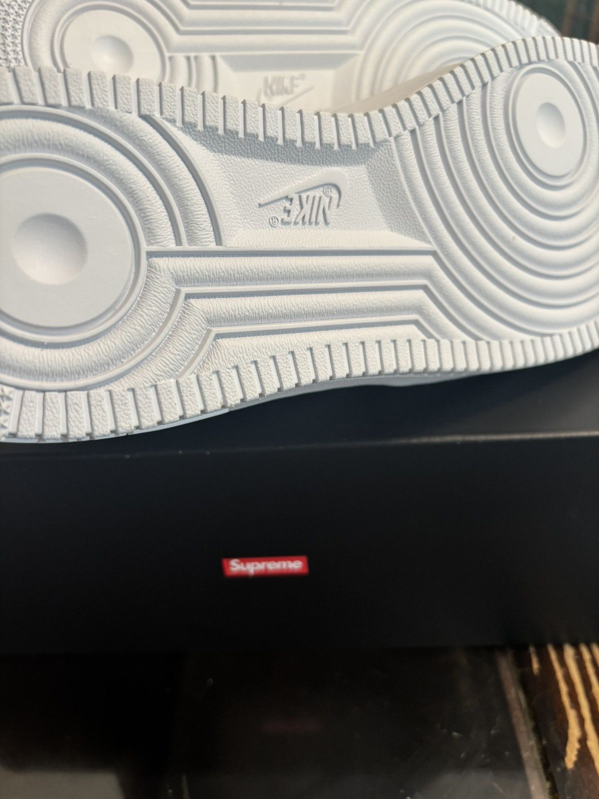 Nike Air Force 1 Supreme White Size US 11 / EU 44 - 5 Thumbnail