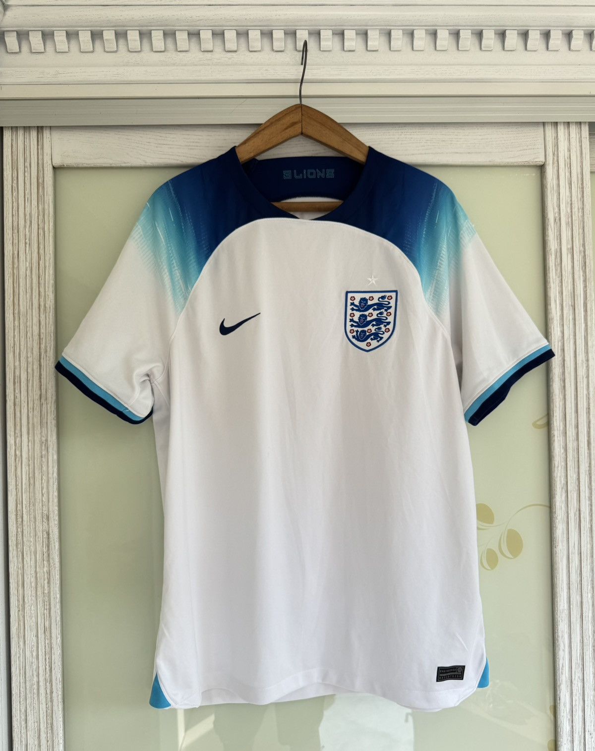 Nike England 2022-2023 Home Soccer Jersey Football Kit Shirt Size US XL / EU 56 / 4 - 1 Thumbnail