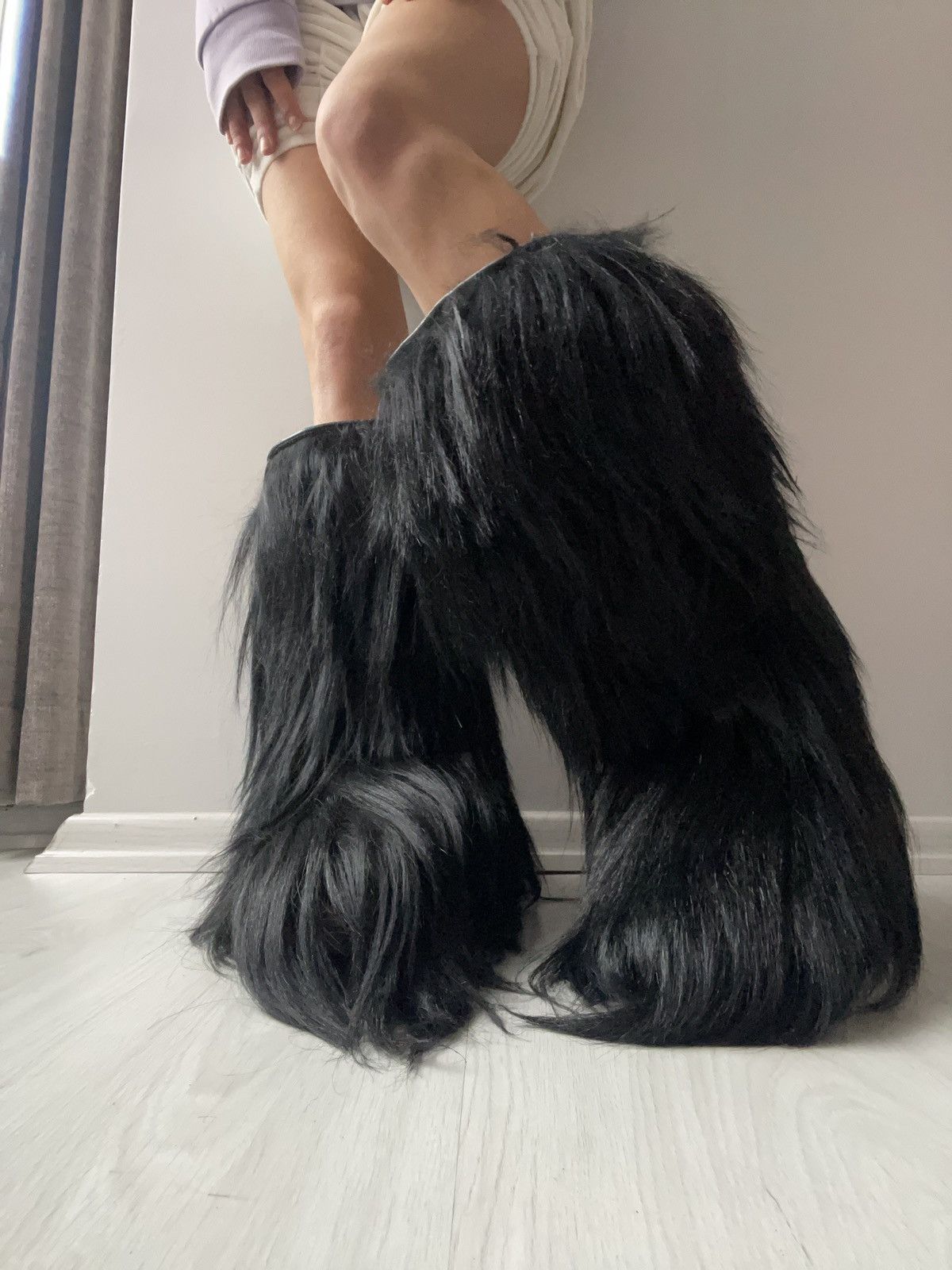 image of Vintage Y2K Yeti Boots in Black, Women's (Size 11.5)