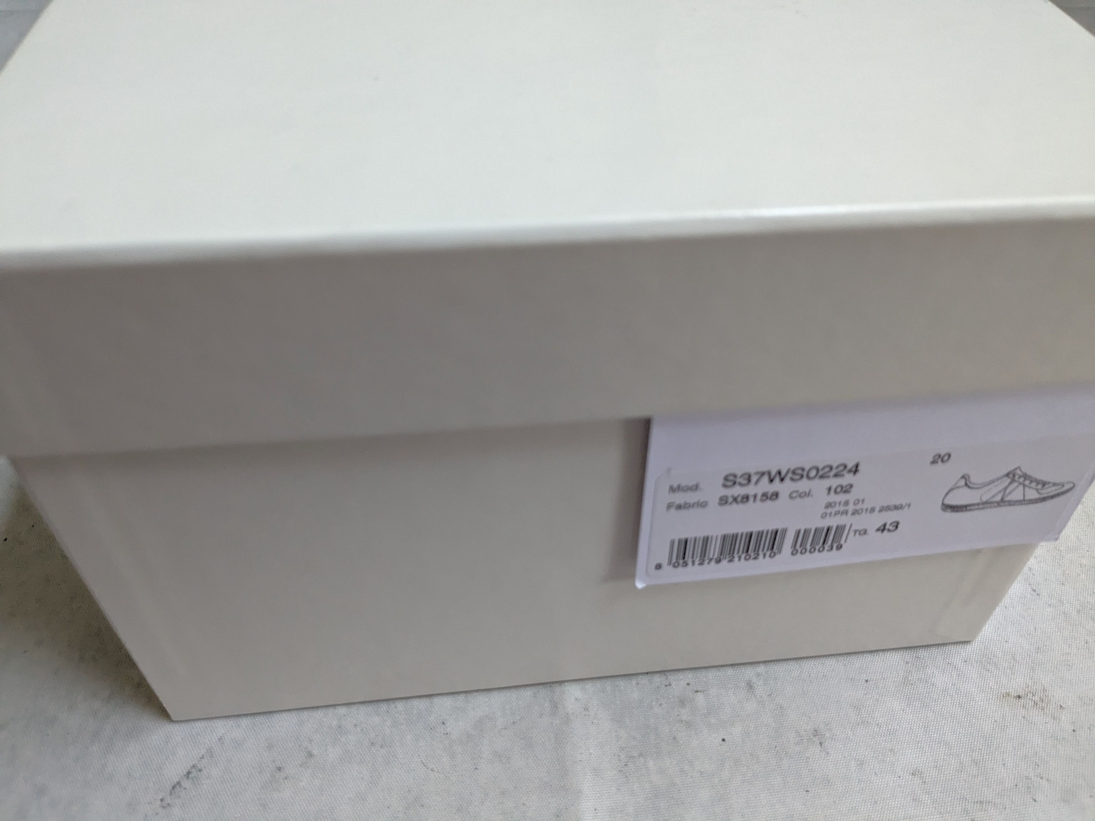 Maison Margiela Maison Margiela GAT Replica White 10 43 Low Tops Size US 10 / EU 43 - 19 Thumbnail