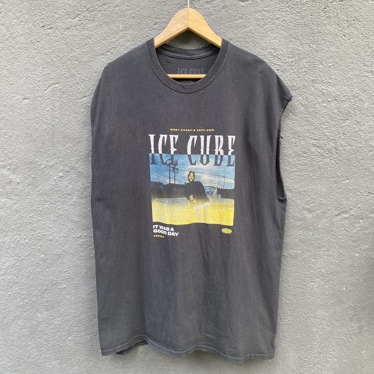 Rap Tees 💥SICK💥Thrashed Faded Ice Cube American Rapper ERD NWA TEE Size US XL / EU 56 / 4 - 1 Thumbnail