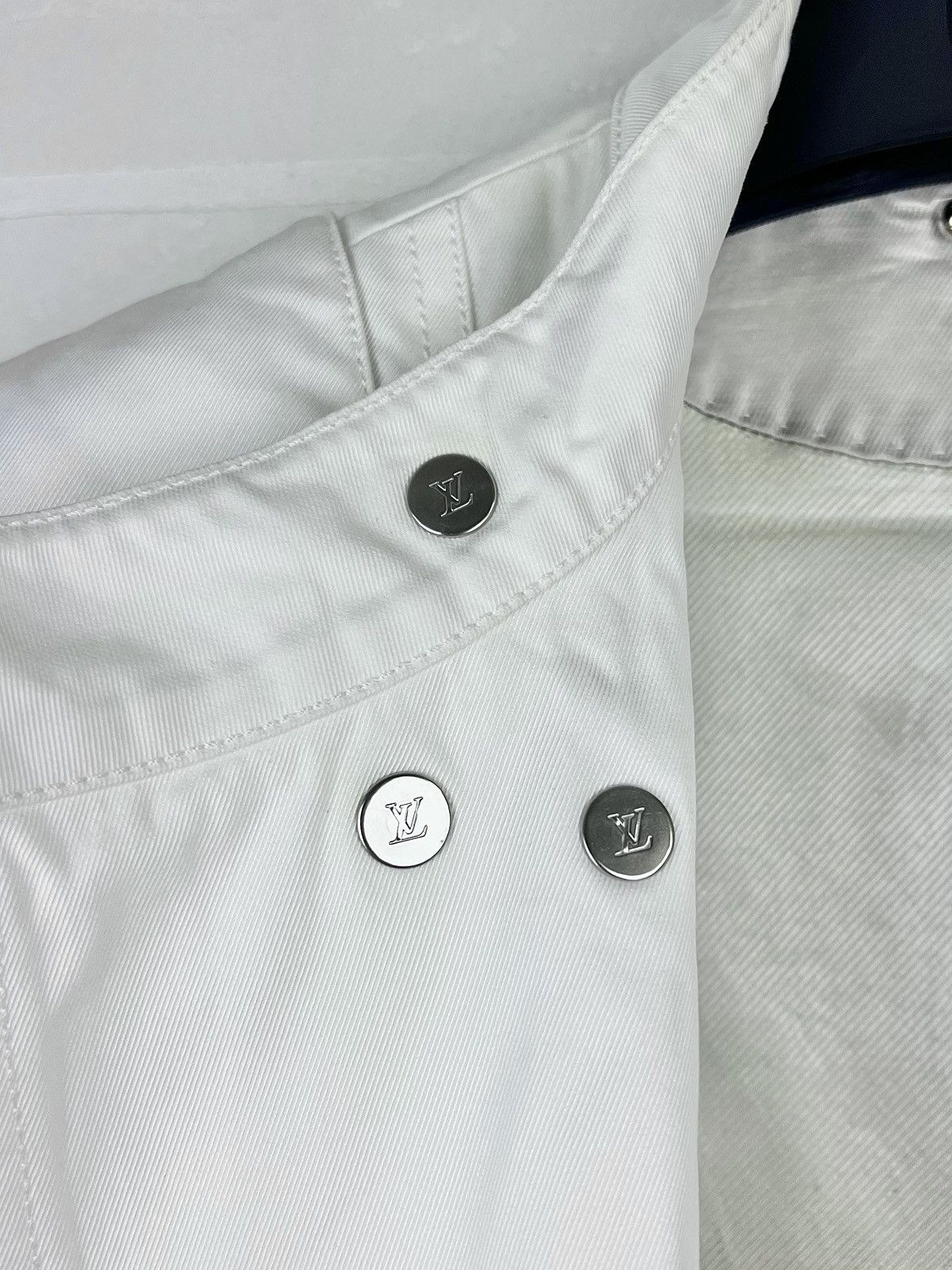 Louis Vuitton LOUIS VUITTON Jacket Biker Cotton Zippers Pocket LV White Size US XL / EU 56 / 4 - 12 Thumbnail