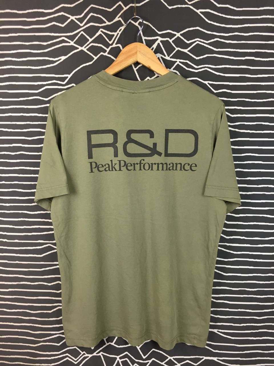 Peak Performance Peak Performance R&D Logo Olive Green Casual Wear Tee Size US S / EU 44-46 / 1 - 1 Thumbnail