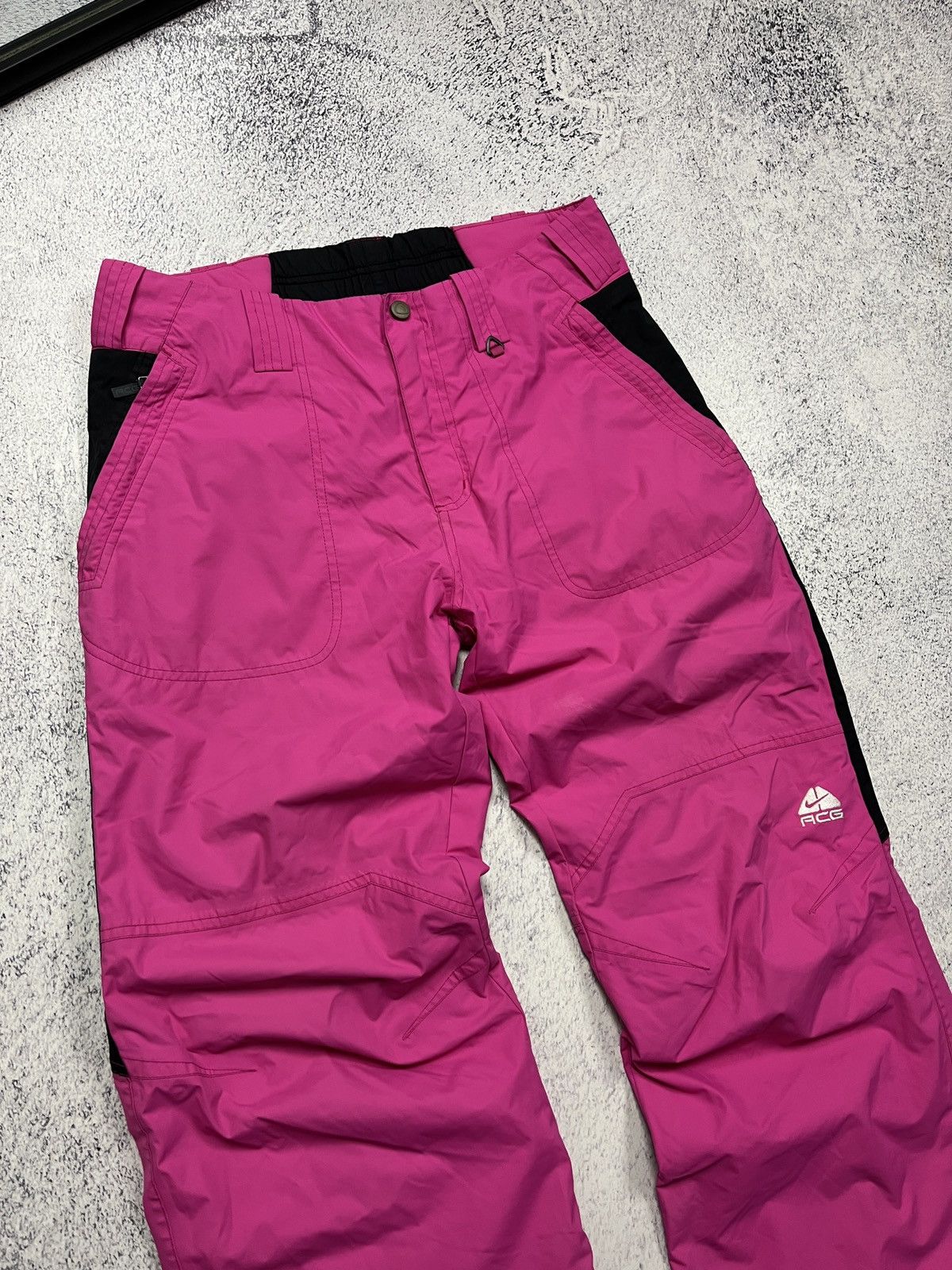 Nike Vintage Nike ACG Ski Snowboard Pants Y2K Pink Gorpcore Hype Size 30" / US 8 / IT 44 - 5 Thumbnail