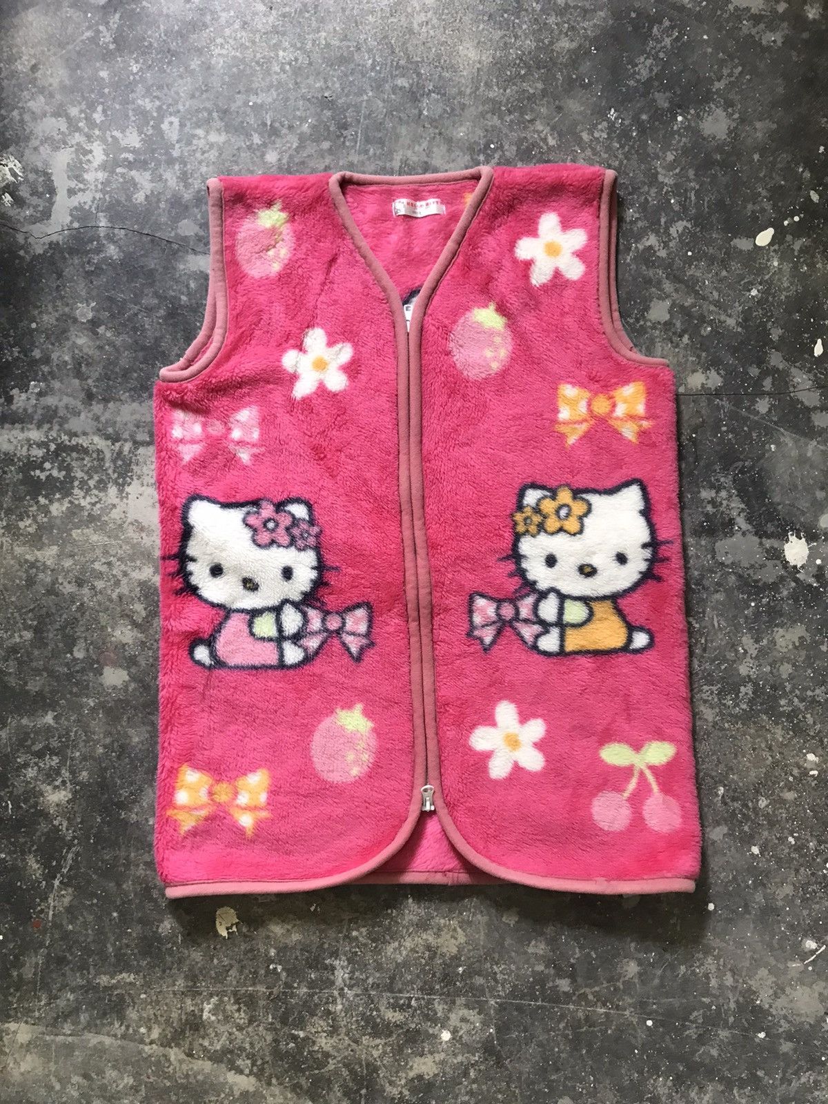 Anime Vintage Hello Kitty fleece Size M / US 6-8 / IT 42-44 - 1 Thumbnail