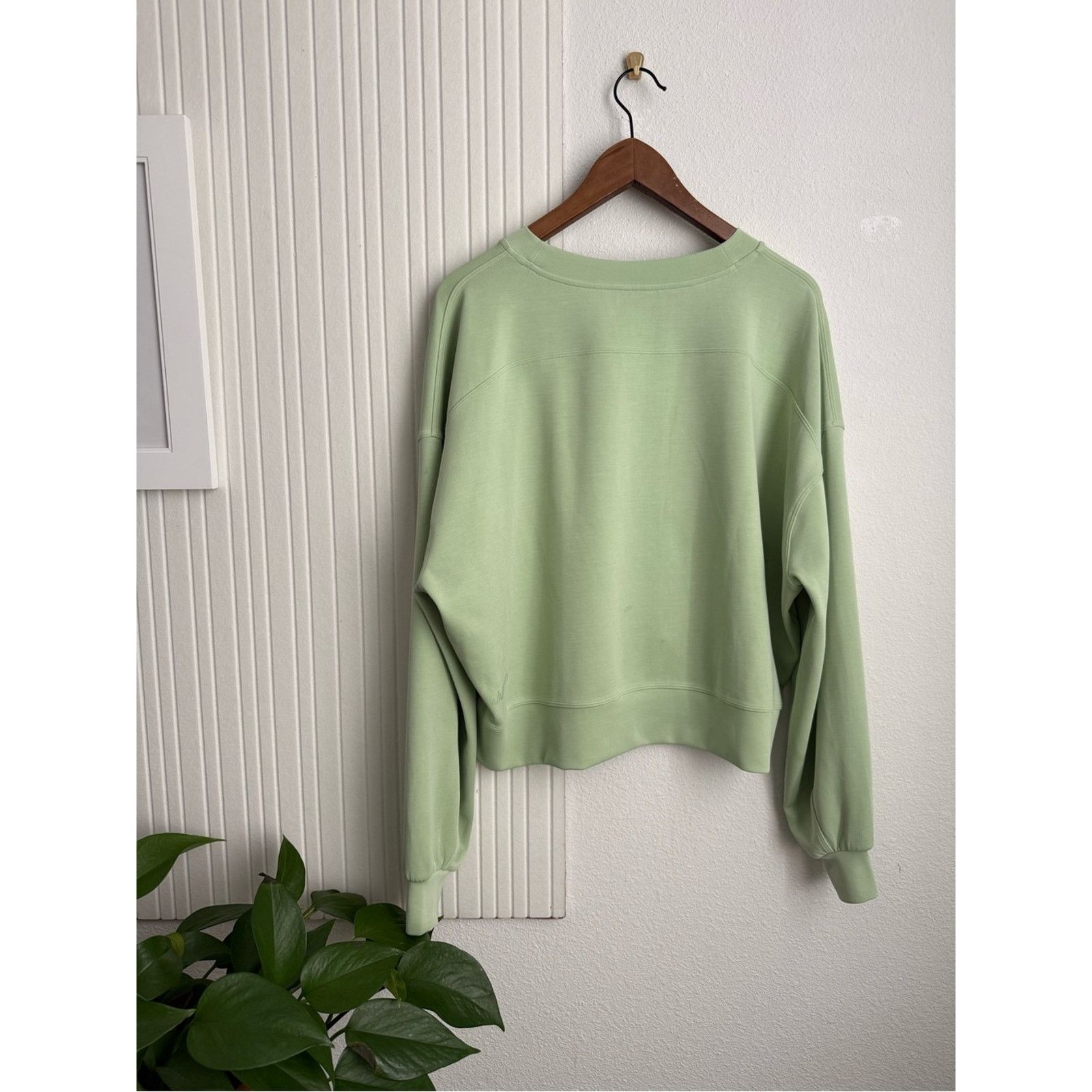 Lululemon Lululemon Oversized Softstreme Green Crewneck Sweatshirt Size L / US 10 / IT 46 - 5 Thumbnail