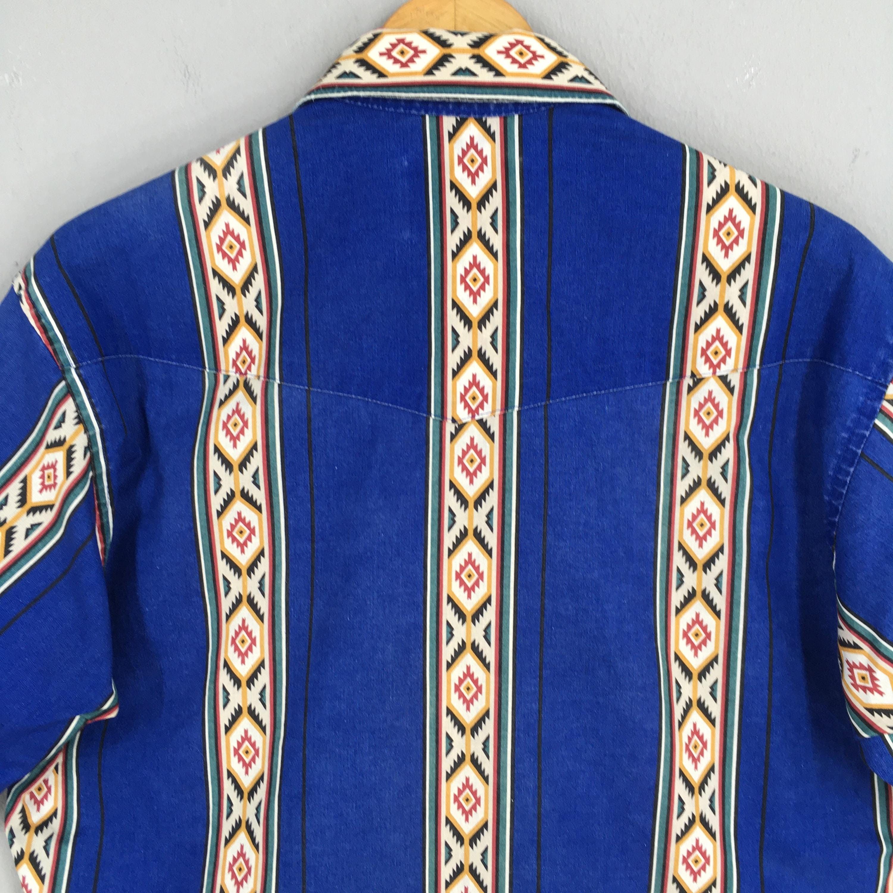 Wrangler Vintage 80s Wrangler Aztec Navajo Western Rodeo Shirt Medium Size US M / EU 48-50 / 2 - 9 Thumbnail