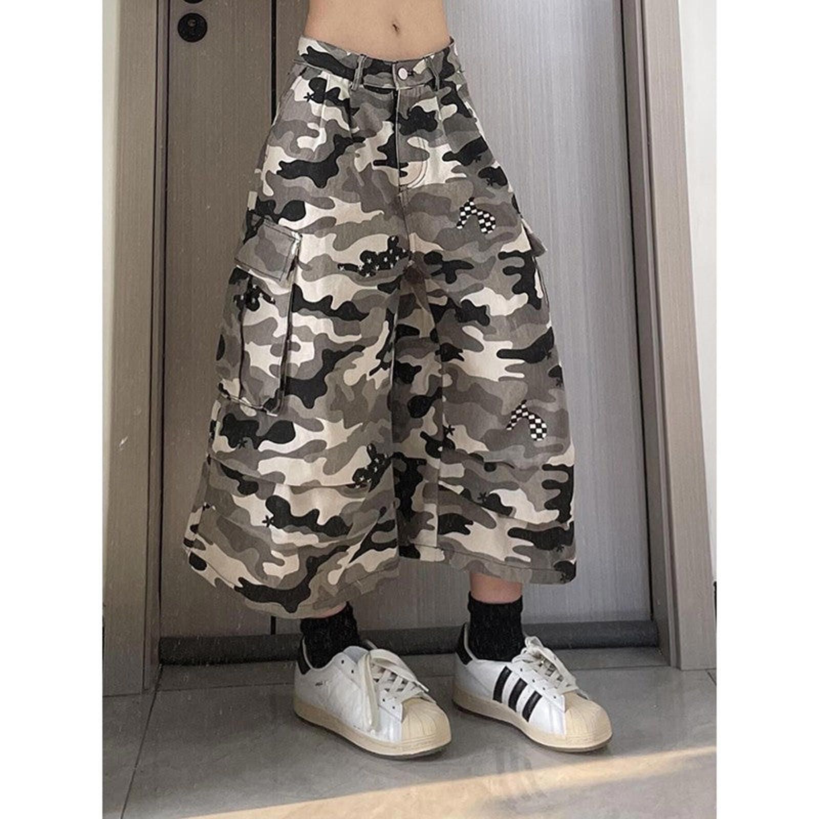 Vintage Camo Multi Pocket Cargo Jorts Size US 32 / EU 48 - 4 Thumbnail