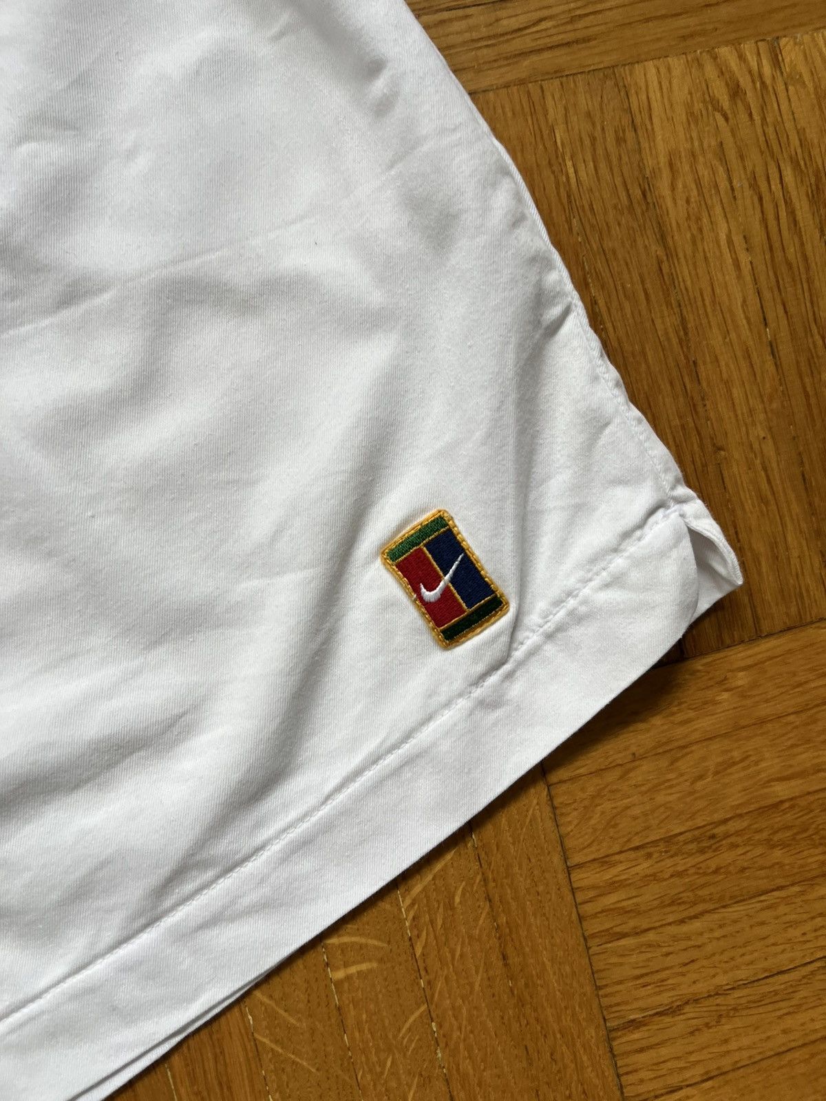 Vintage Shorts Nike Tennis Logo Vintage White Size US 36 / EU 52 - 2 Thumbnail