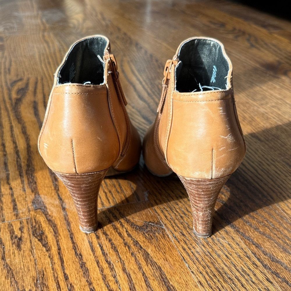Banana Republic Banana Republic Women’s 7 Tan Ankle Leather Booties Size US 7 / IT 37 - 7 Thumbnail