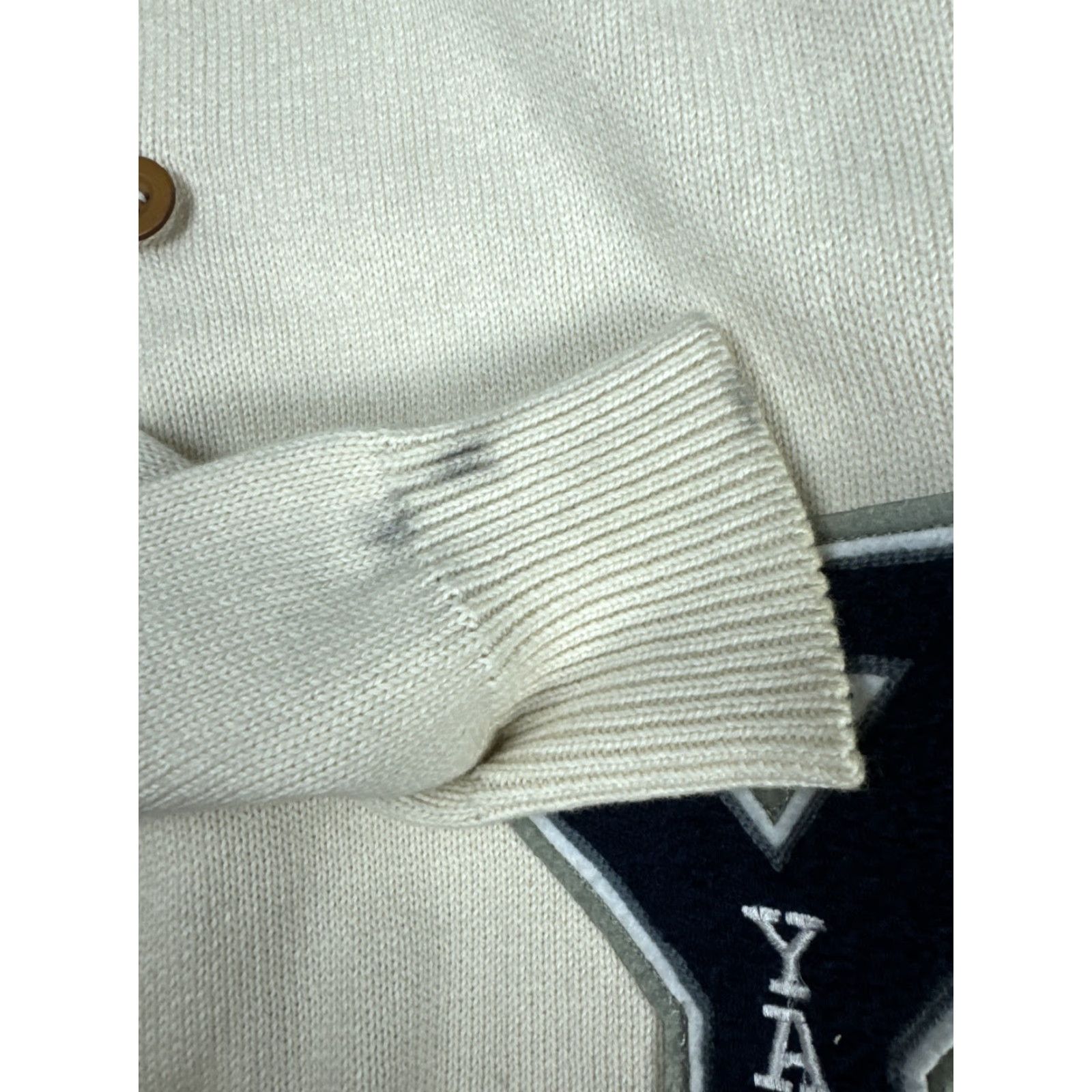 Vintage VINTAGE The Yale Bookstore Cardigan Sweater Sz Small Unisex Mens White University Sweatshirt Size US S / EU 44-46 / 1 - 7 Thumbnail