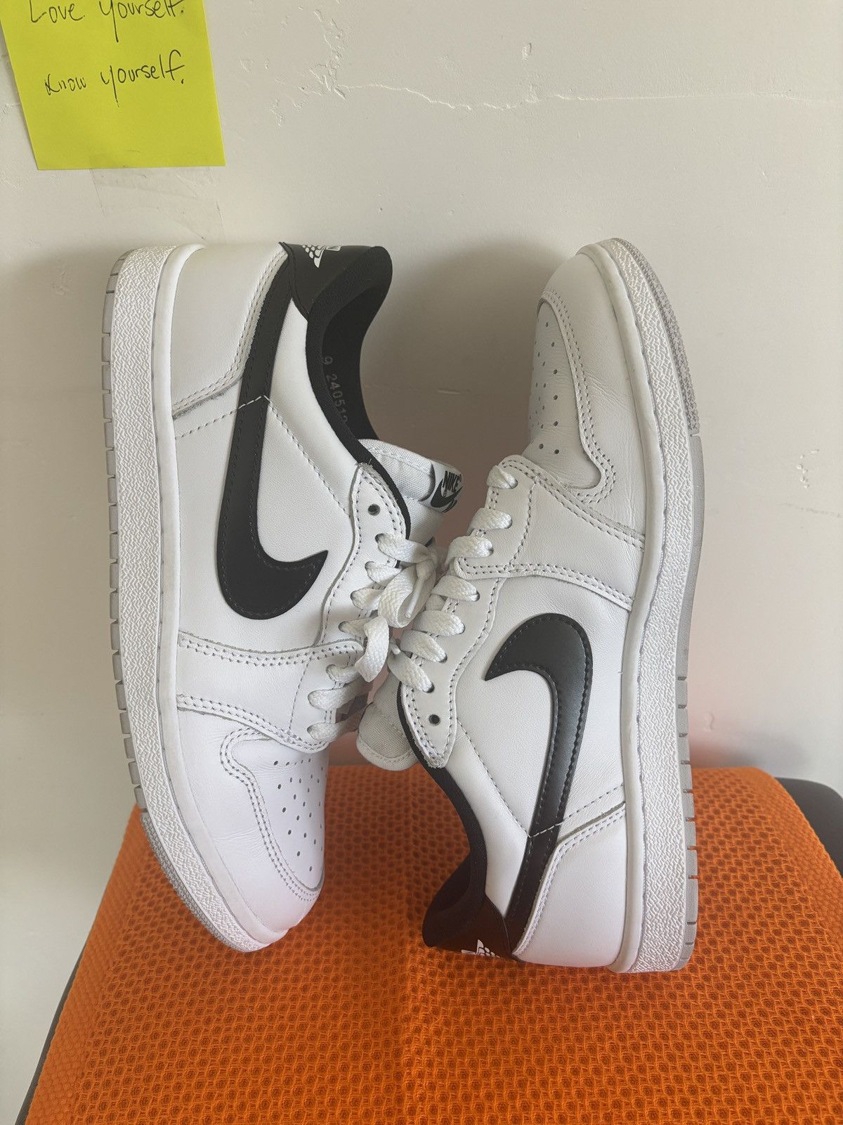 Jordan Brand Jordan 1 Low 85 White Metallic Black Size US 9 / EU 42 - 4 Thumbnail