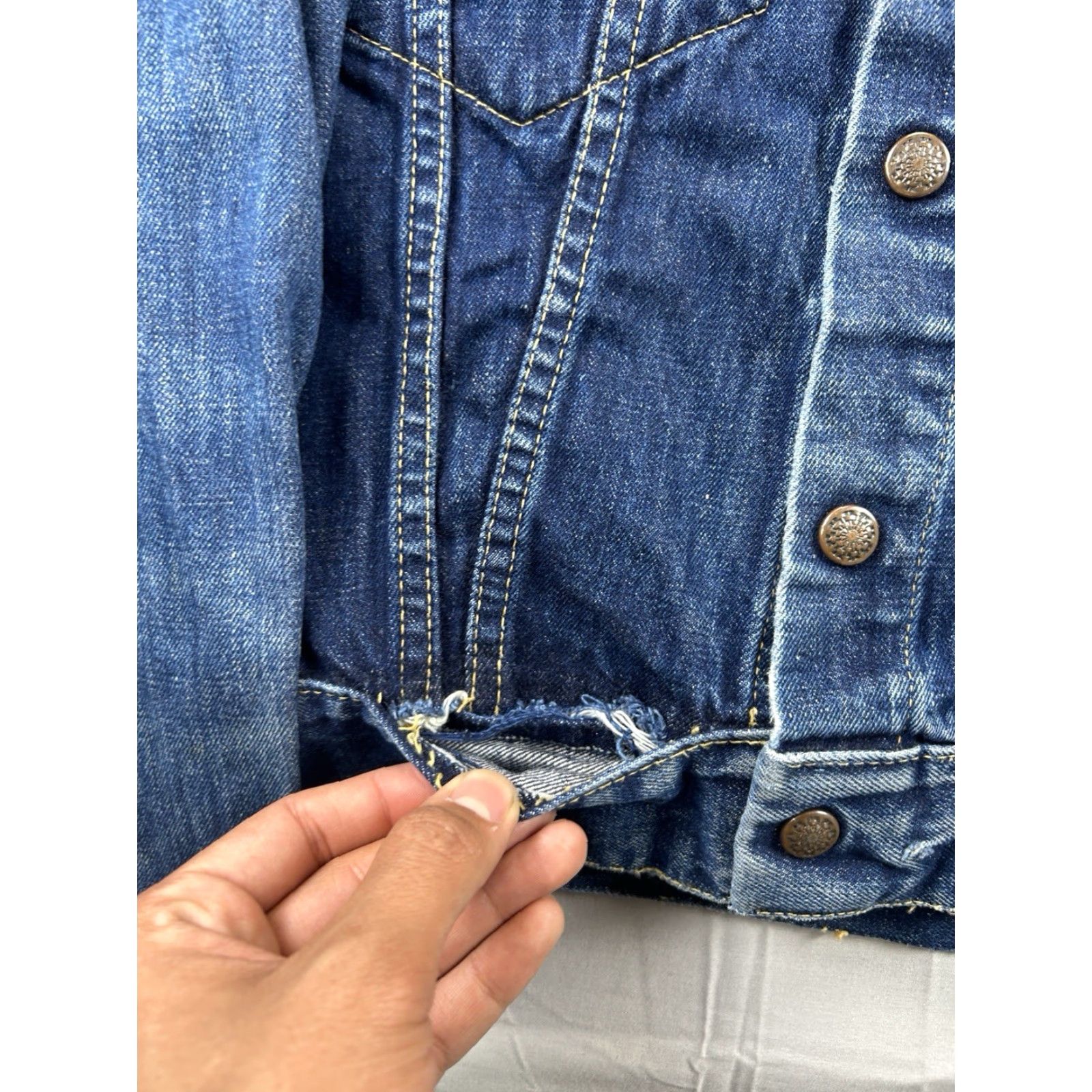 Sears VINTAGE Sears Denim Jacket USA 38 Women’s Denim Trucker Snap Blue Cotton Regular Snap Jacket Women USA Made Mens? (Note: The original specifies Women) Size XS / US 0-2 / IT 36-38 - 4 Thumbnail