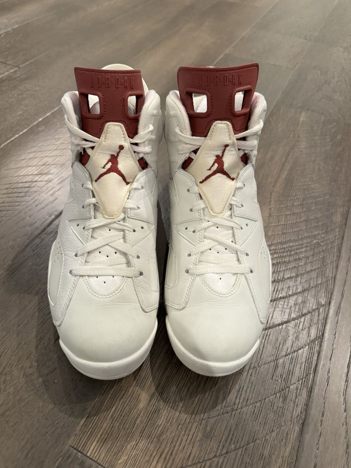 aj6 maroon