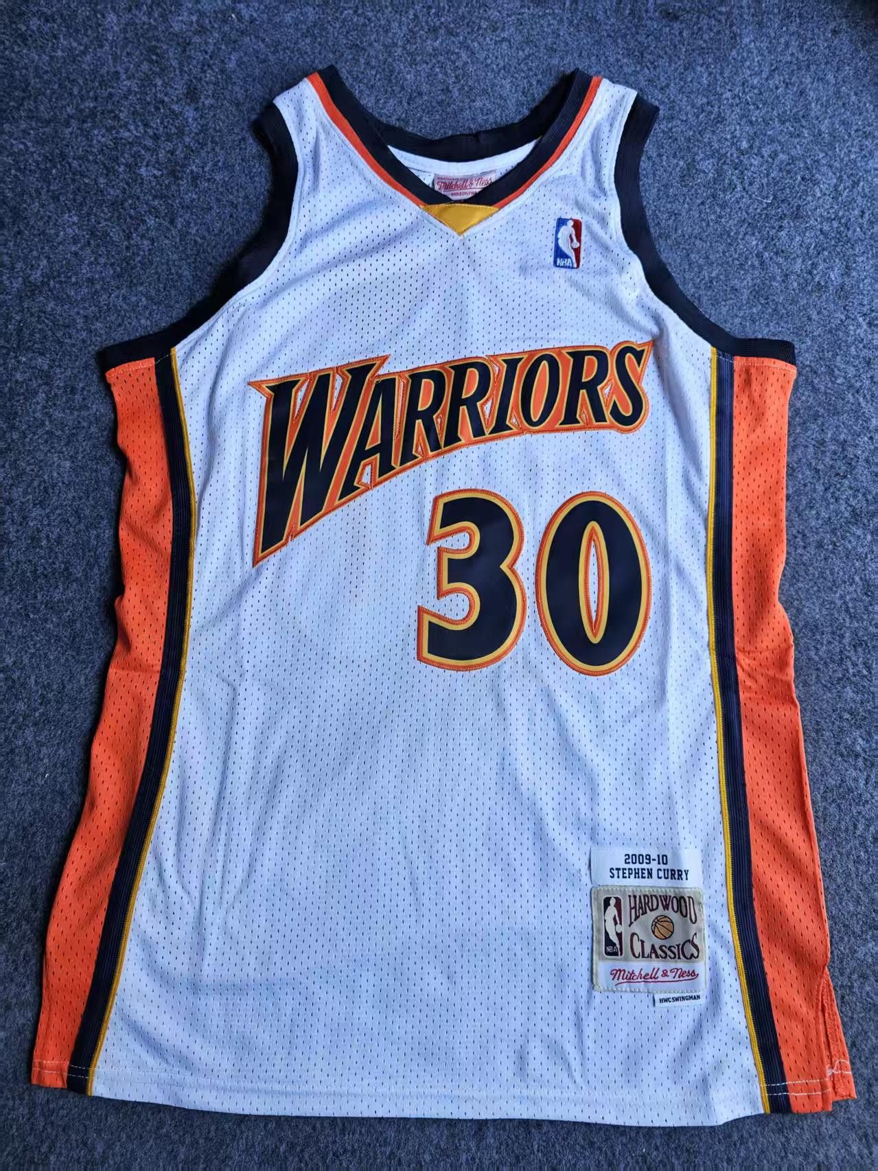 NBA 2009 10 Golden State Warriors 30 Stephen Curry Jersey White Size US M / EU 48-50 / 2 - 1 Thumbnail
