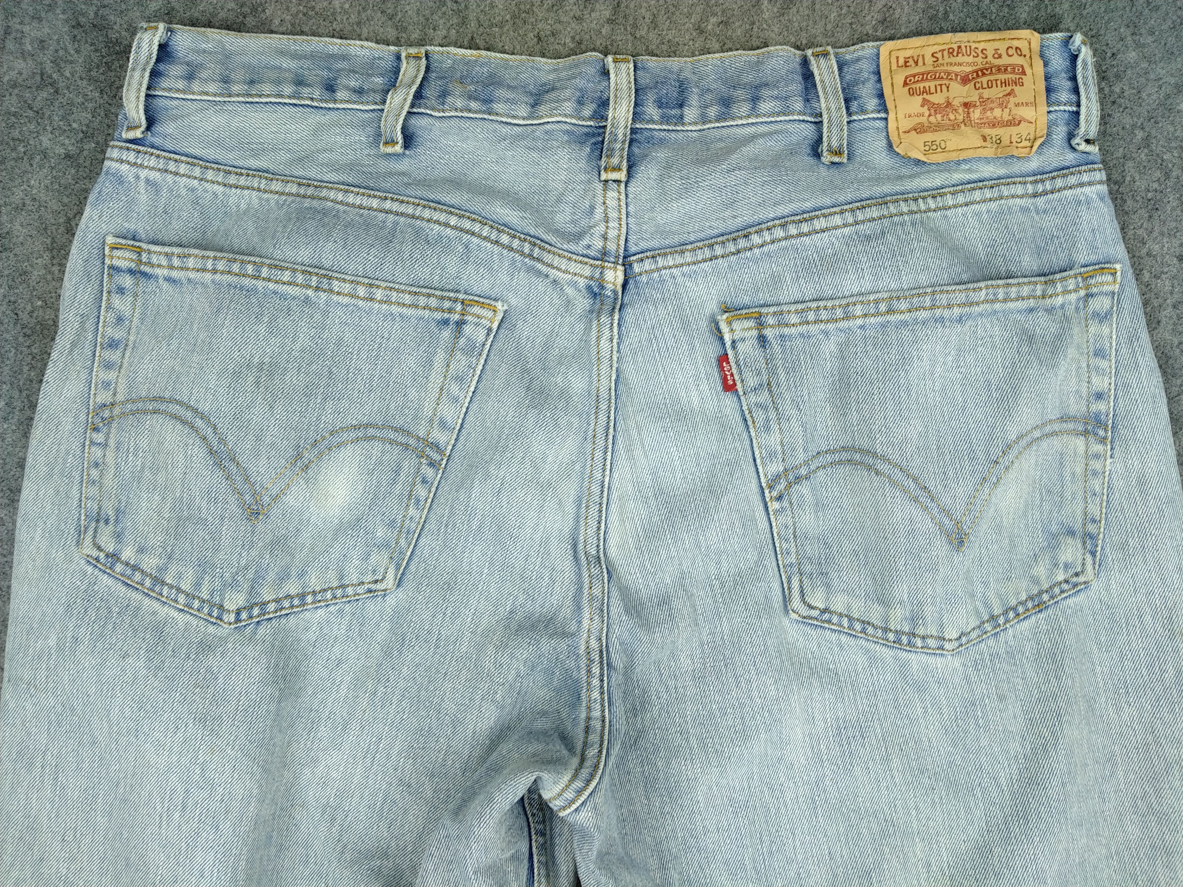 Japanese Brand Vintage Levi's 550 Light Wash 38 x 32.5 Denim -JN311 Size US 38 / EU 54 - 4 Thumbnail
