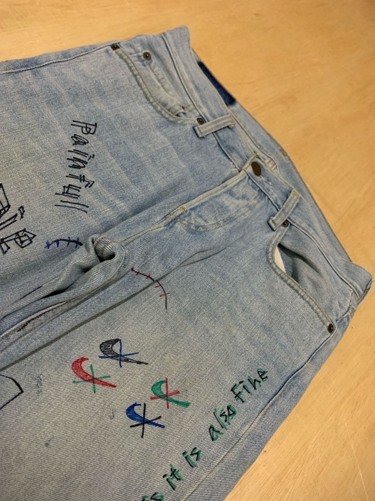 Japanese Brand Holister Distressed Denim Grafiti Jeans Size US 33 - 9 Thumbnail