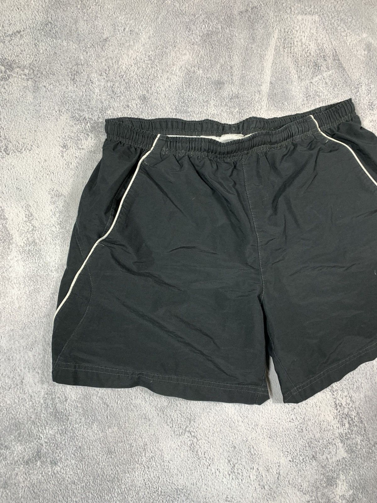 Nike × Vintage Vintage Nike trashed shorts swoosh streetwear Y2K size M Size US 32 / EU 48 - 2 Thumbnail