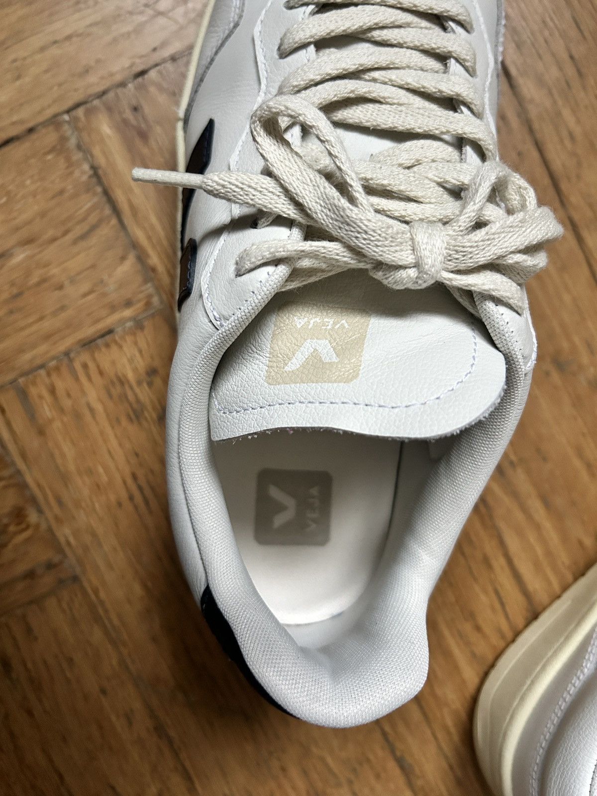 Veja Veja V-90 Size US 9.5 / EU 42-43 - 5 Thumbnail