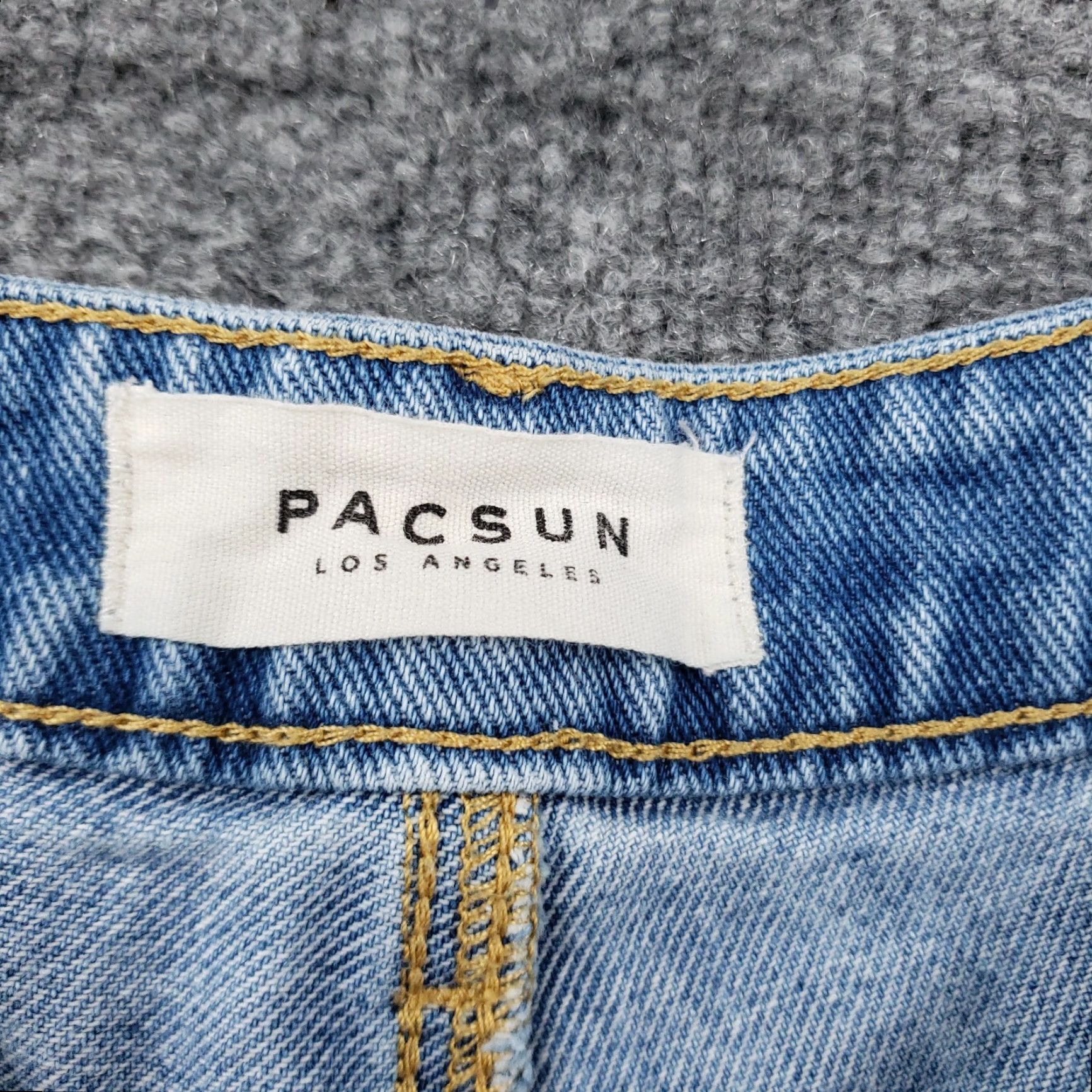 Pacsun PacSun Shorts Womens 26 Blue High Rise Distressed Light Wash Denim Casual Shorts PacSun Women 26 Blue High Rise Denim Hot Pants Size 26" / US 2 / IT 38 - 3 Thumbnail