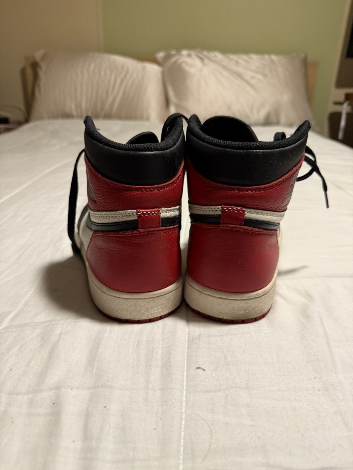 Jordan Brand Nike Air Jordan 1 High Bred Toe - Black Red White Sneakers Size US 9.5 / EU 42-43 - 4 Thumbnail