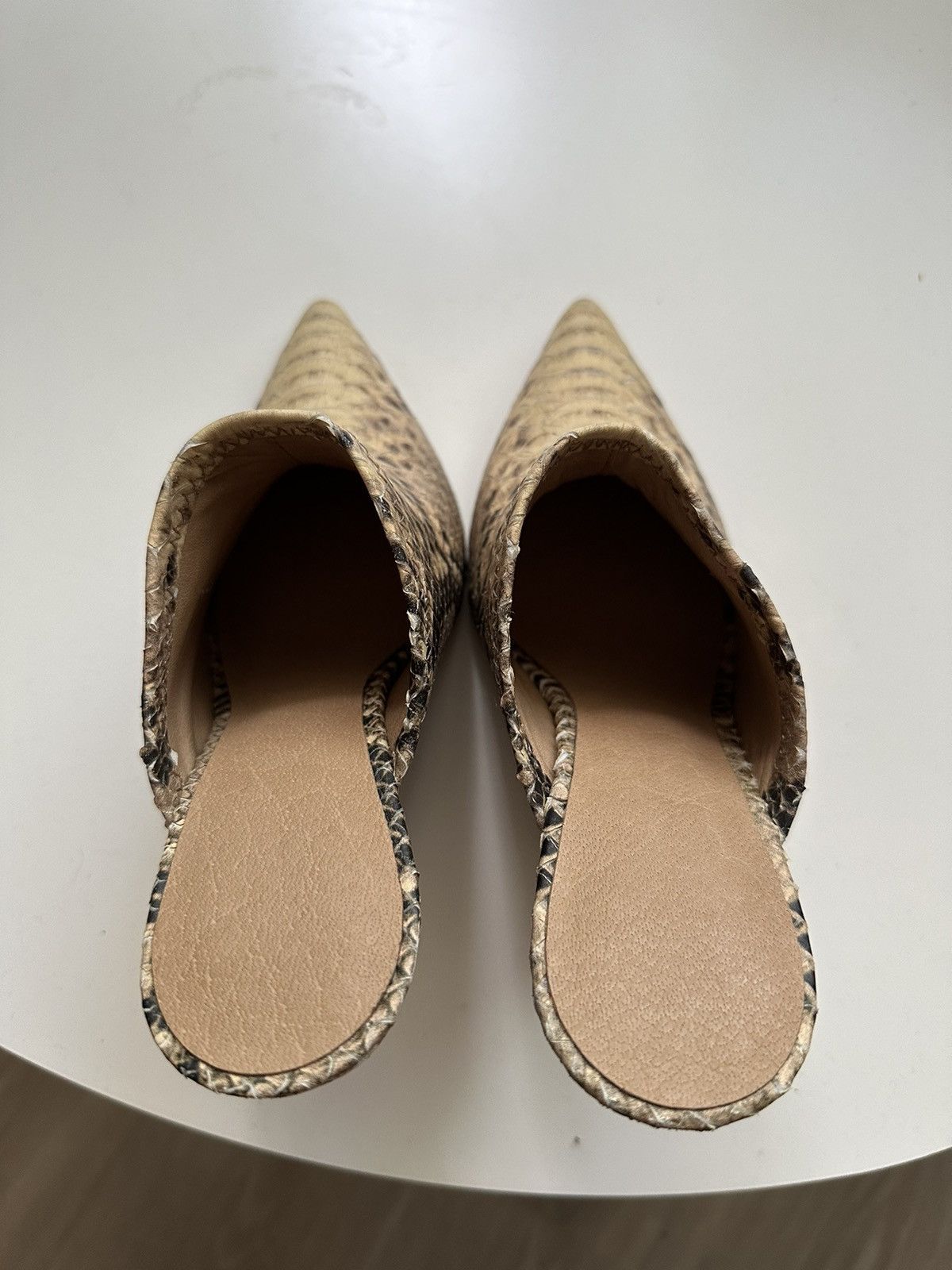Yeezy Ultra Rare Yeezy Season 8 snake mules Size US 7.5 / IT 37.5 - 6 Thumbnail
