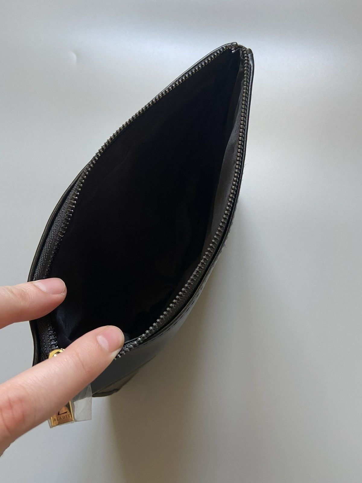 Yves Saint Laurent Cosmetic Beauty Logo Bag Black Size ONE SIZE - 9 Thumbnail