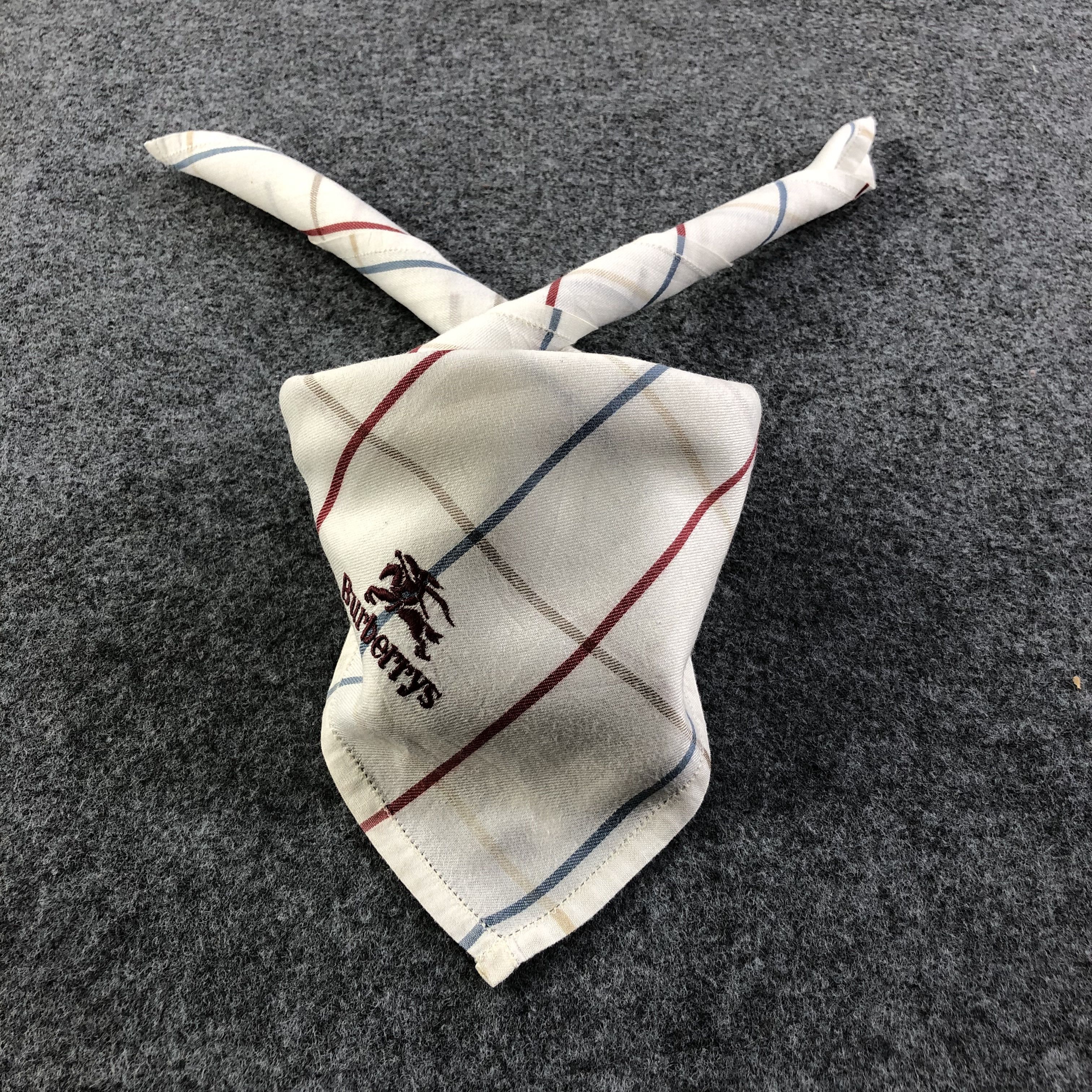 Burberry Burberrys Handkerchief Neckerchief Bandana H2255 Size ONE SIZE - 1 Thumbnail