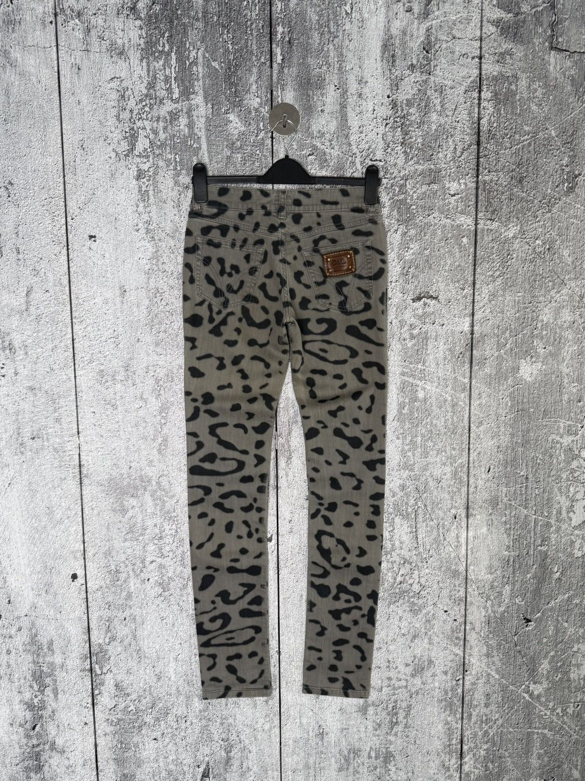 Dolce & Gabbana Y2K Dolce & Gabbana Jeans Leopard Print D&G Logo Denim Pants Size 25" / US 0 / IT 36 - 1 Thumbnail