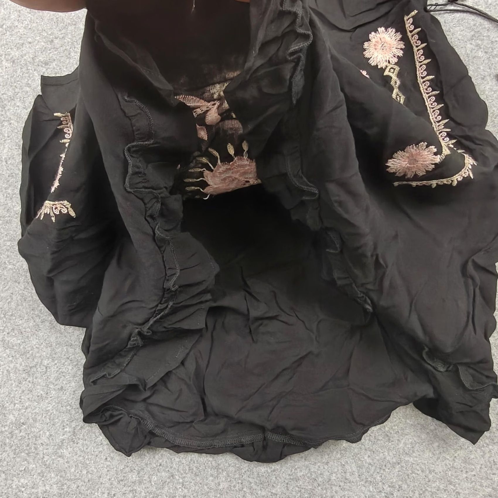 Vintage Andree By Unit Tank Top Womens S Black Embroidered Boho Tunic Ruffle Hem Sleeveless Camisole Slipp Size S / US 4 / IT 40 - 5 Thumbnail