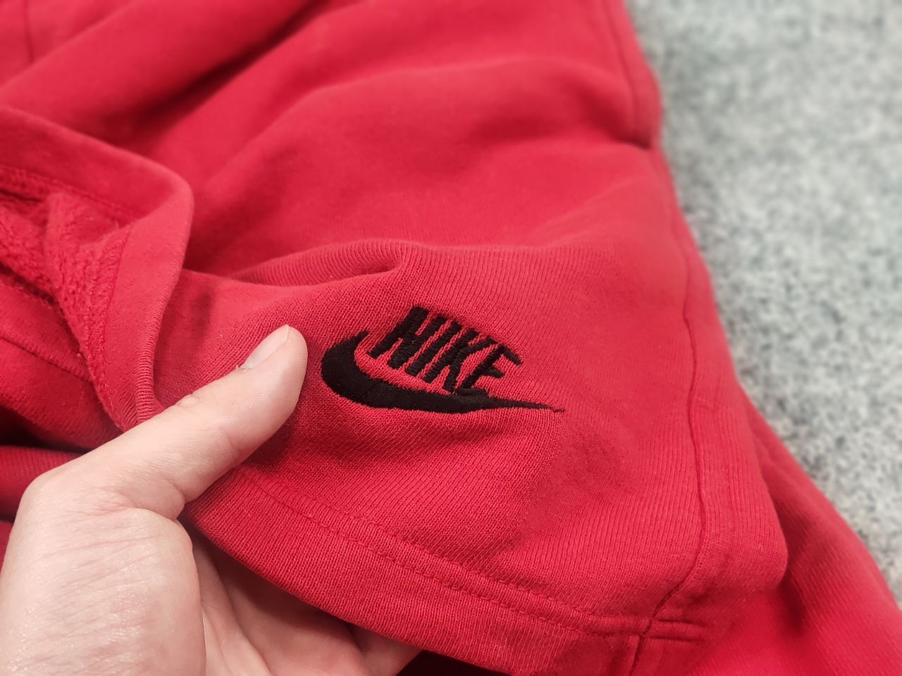 Nike Vintage 80's Nike Swoosh Logo Red Cotton Casual Shorts USA Size US 34 / EU 50 - 9 Thumbnail