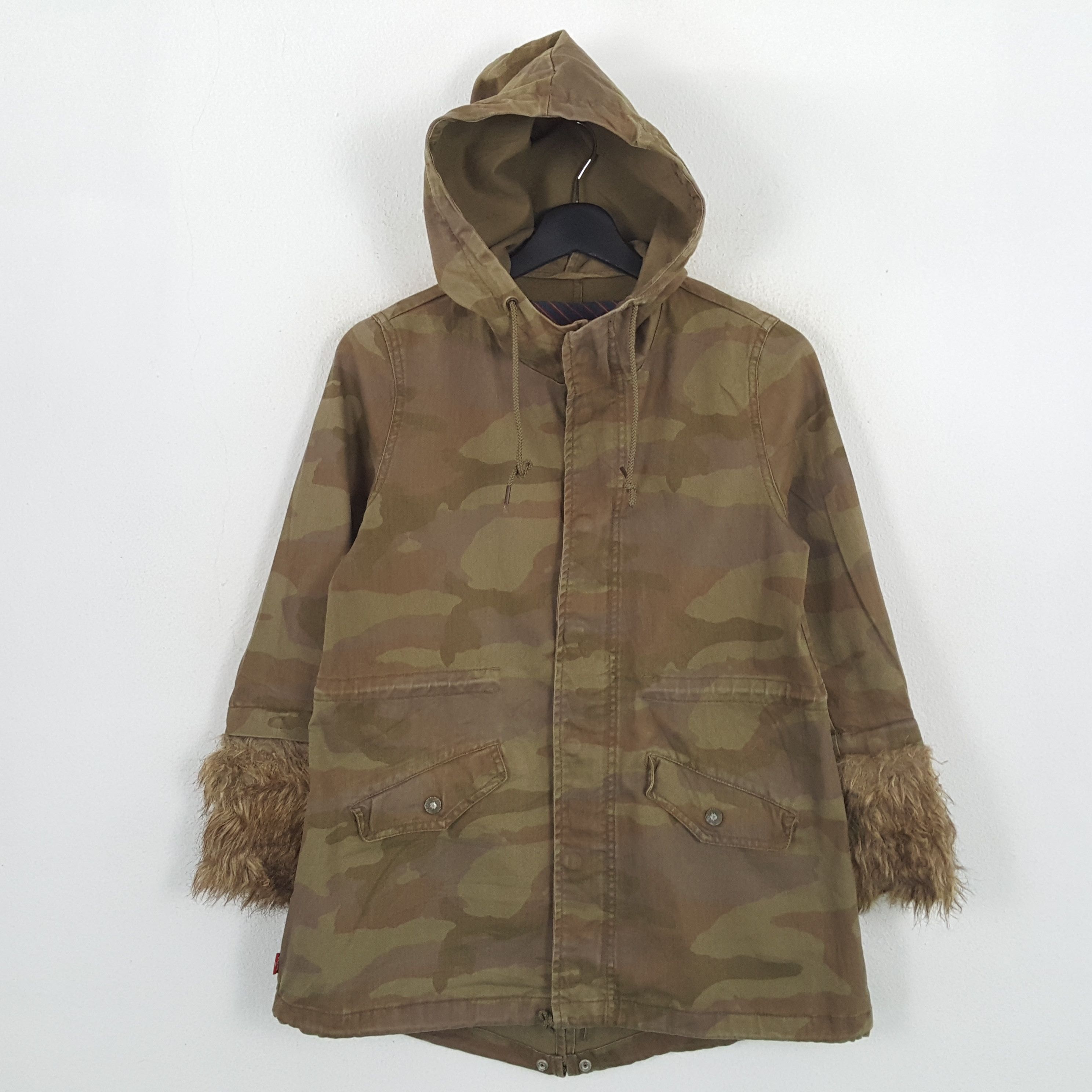 Levi's × Vintage LEVIS Streetwear Winter Style Camo Design Parkas Jacket Size XS / US 0-2 / IT 36-38 - 1 Thumbnail