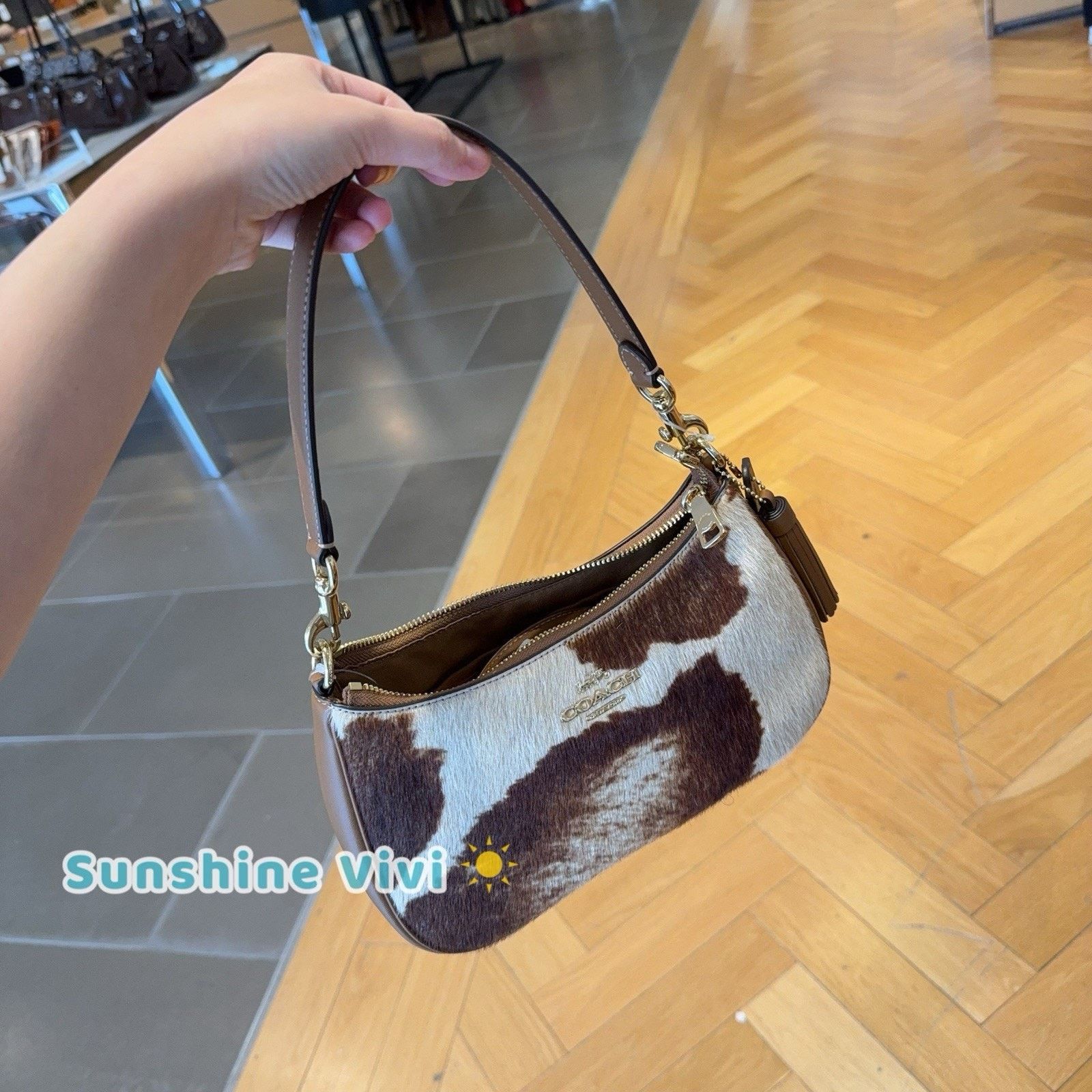 Coach NWT COACH Teri Shoulder Bag Cow Print CDW45 Gold/Cow Multi Size ONE SIZE - 9 Thumbnail
