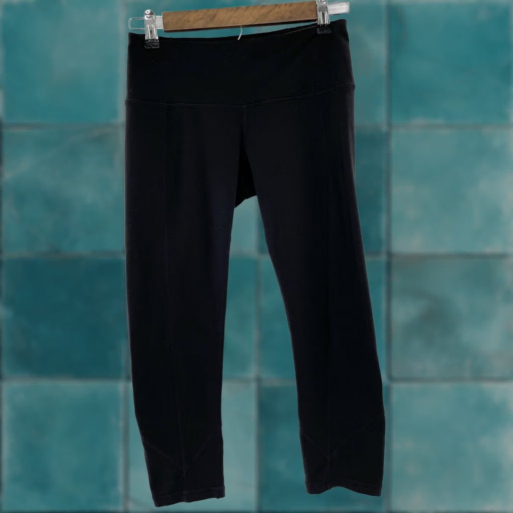 Prana PrAna Cropped Leggings Mid Rise Black Fitted Active Womens Small S Skin ny? Size 28" / US 6 / IT 42 - 1 Thumbnail