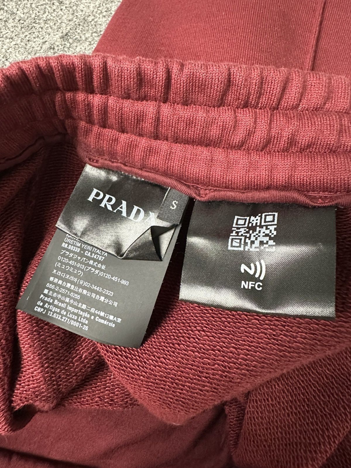 Prada Prada - S/S21 Burgundy Triangle Logo - Sweat Shorts Size US 32 / EU 48 - 13 Thumbnail